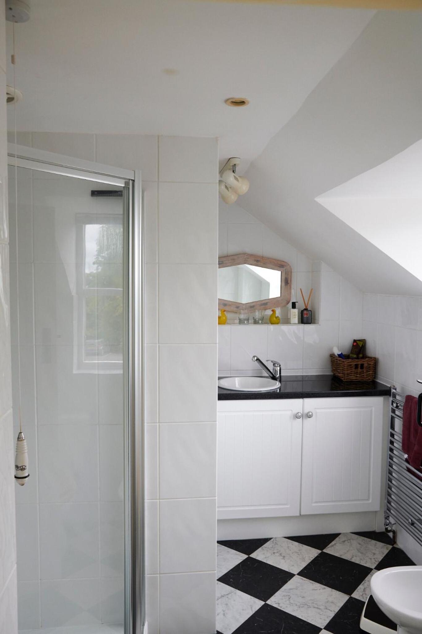Double or Twin Room with Private Bathroom photo 3