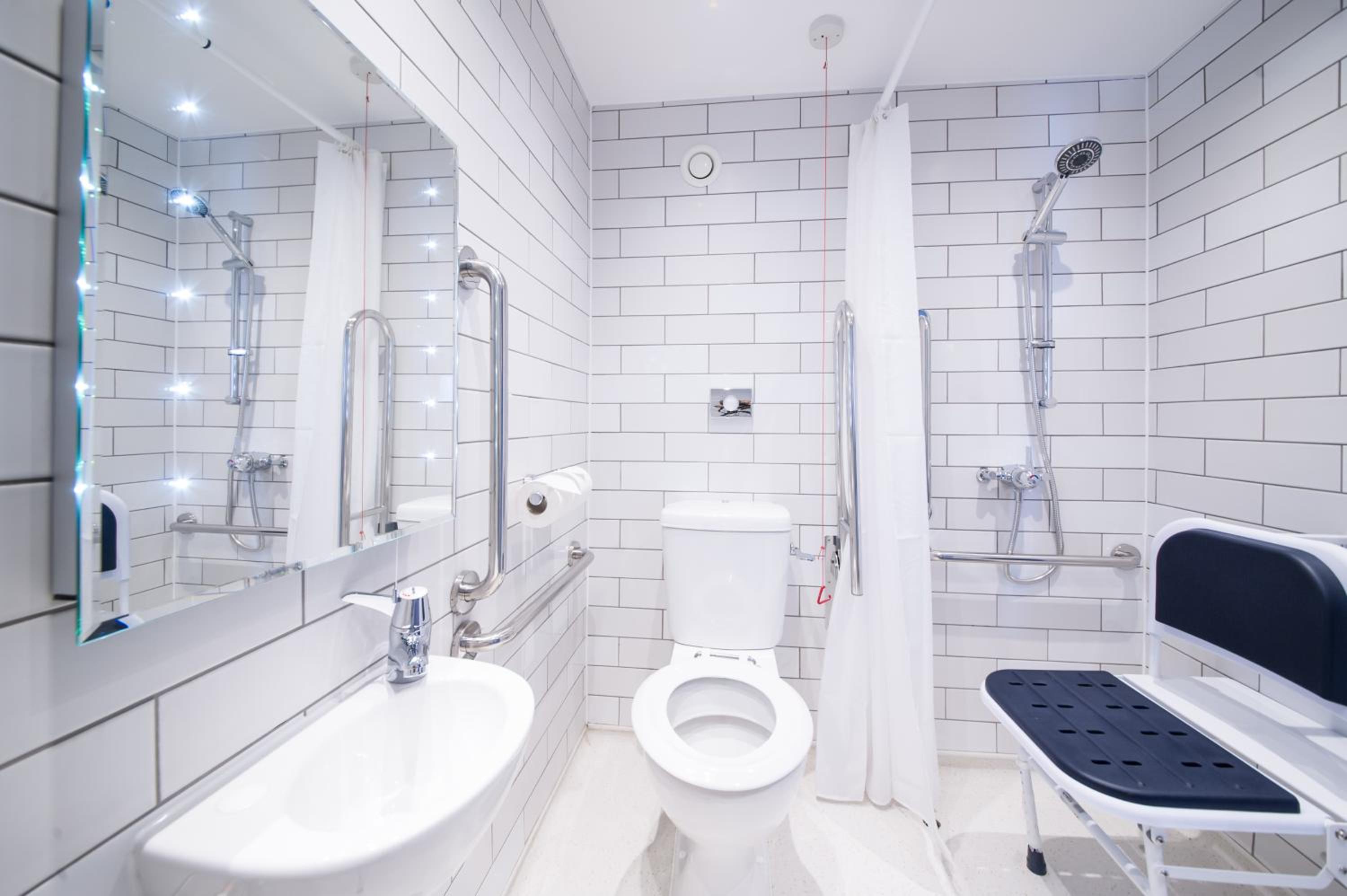 Double Room - Disability Access photo 3