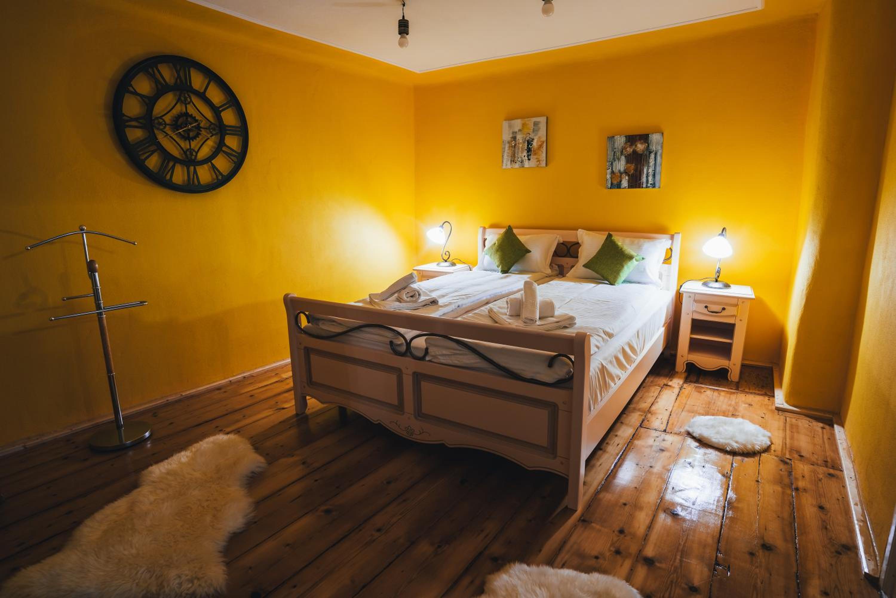 One-Bedroom Apartment - Photo 10