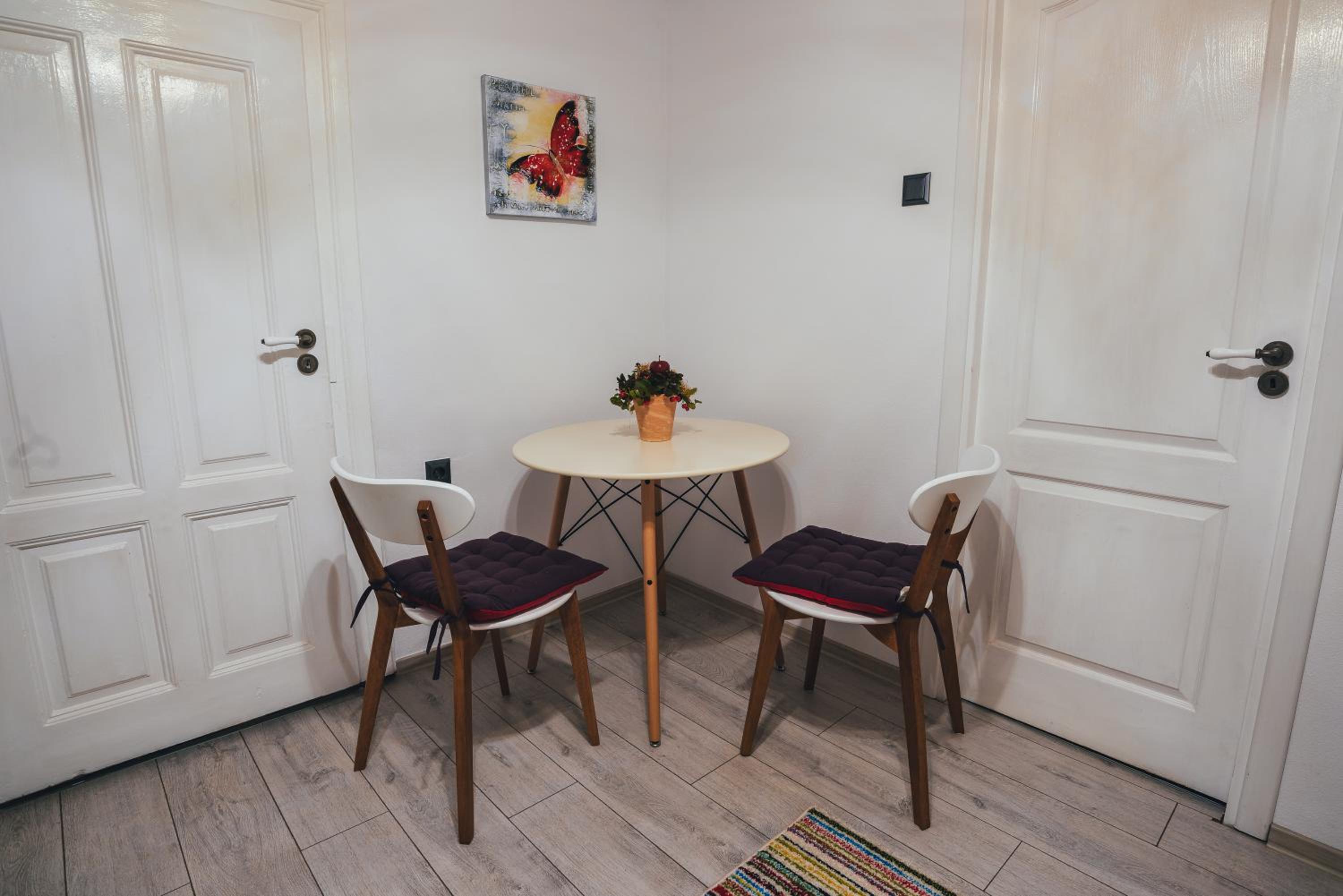 One-Bedroom Apartment - Photo 13