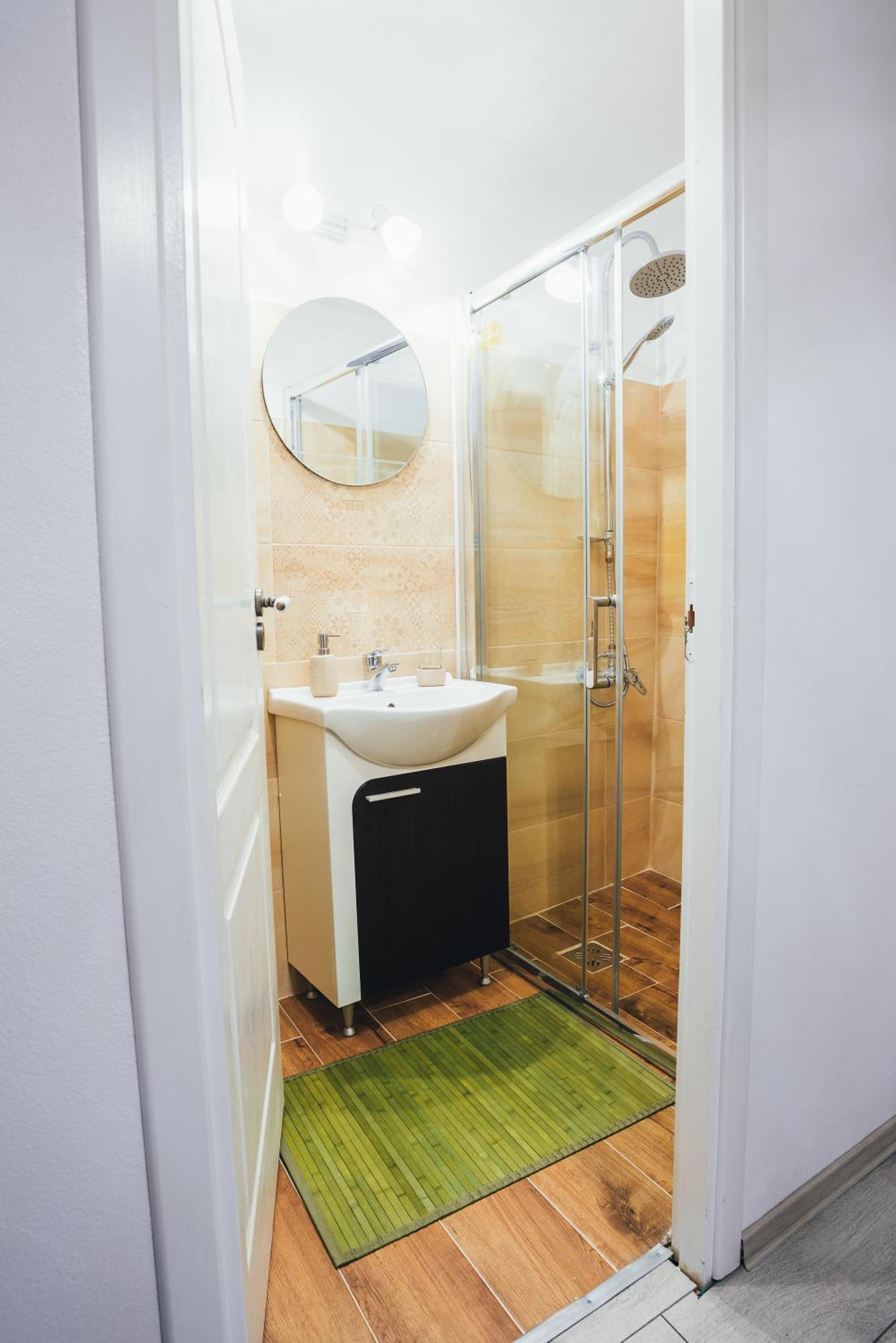 One-Bedroom Apartment - Photo 14