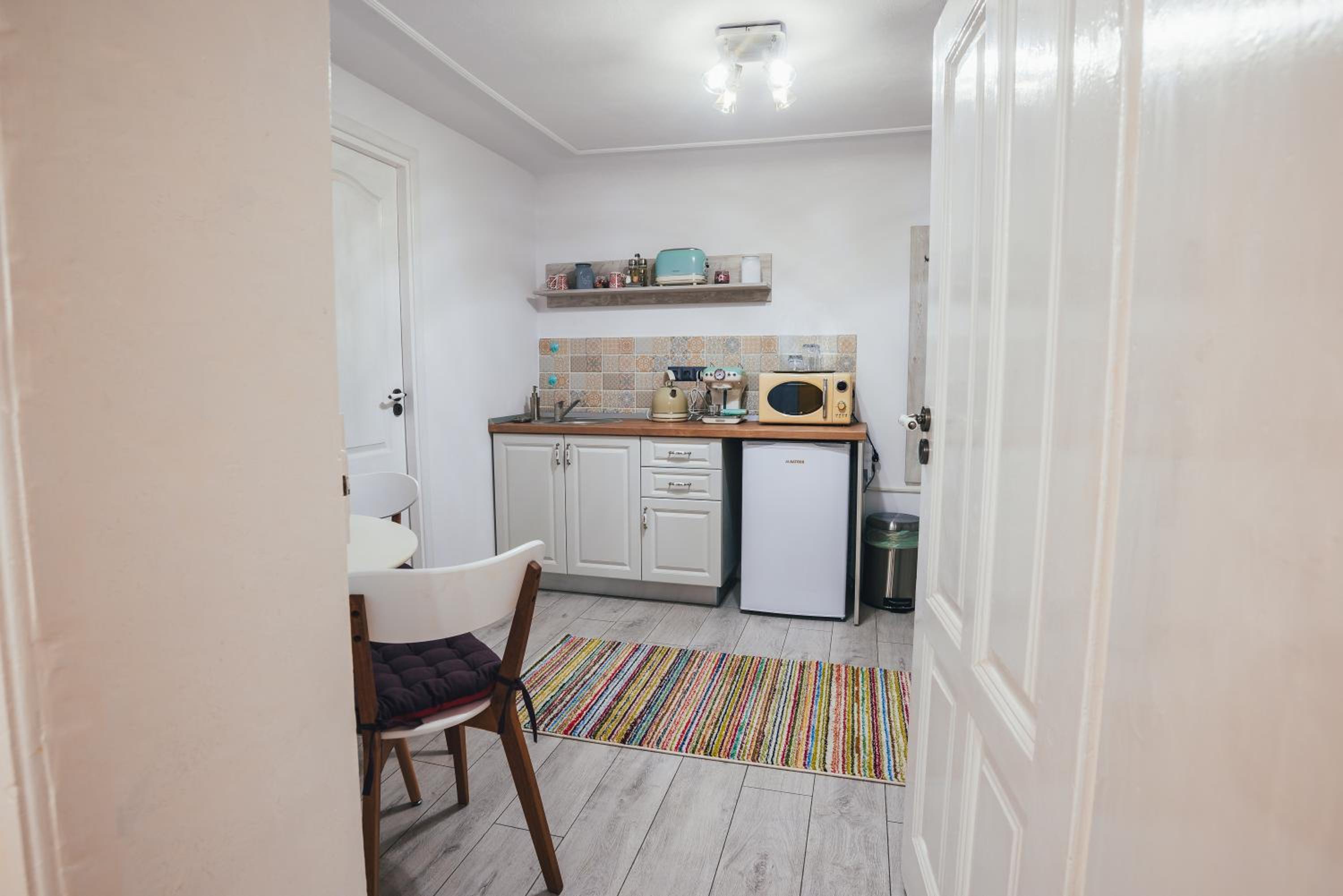 One-Bedroom Apartment - Photo 15