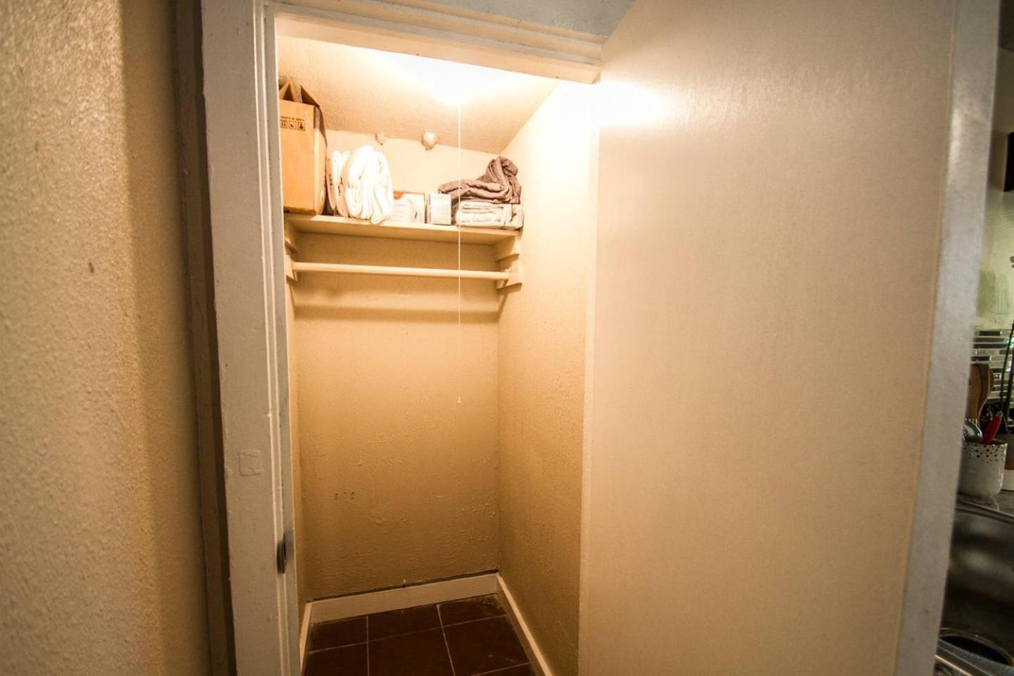 Studio Apartment - Photo 6