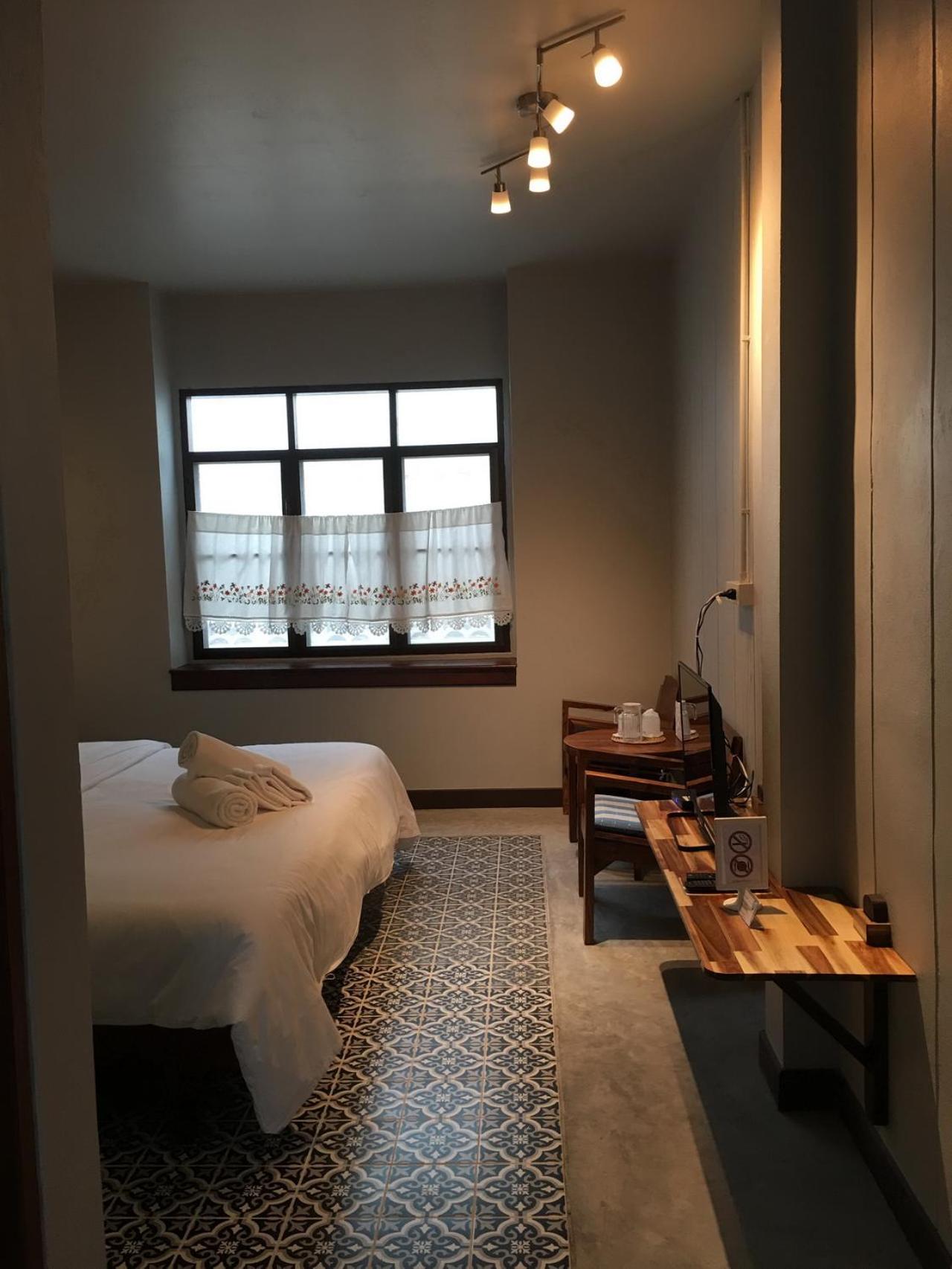 Standard Twin Room - Photo 1