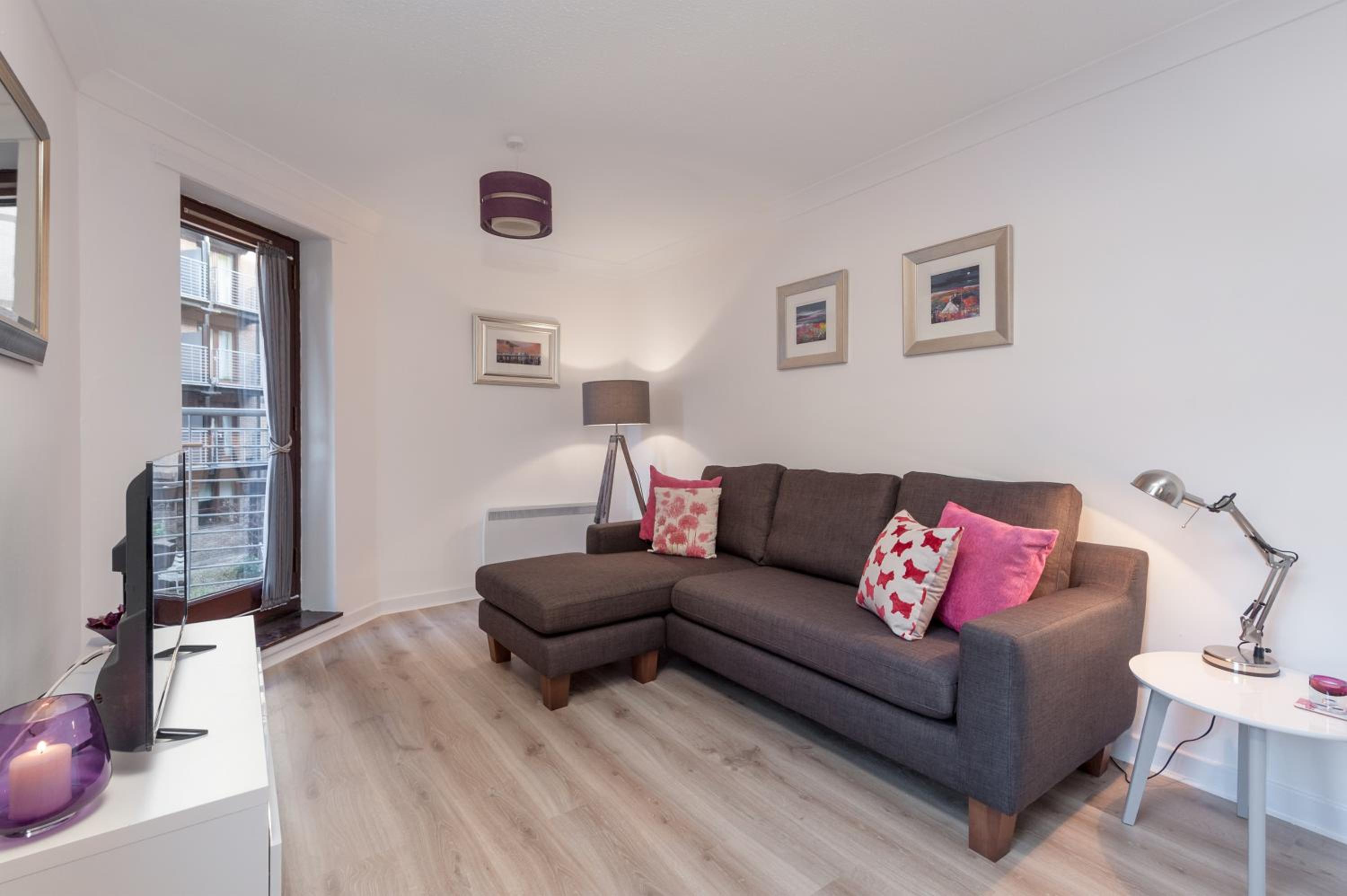 One-Bedroom Apartment - 68 Brown Street, Glasgow, G2 8PD