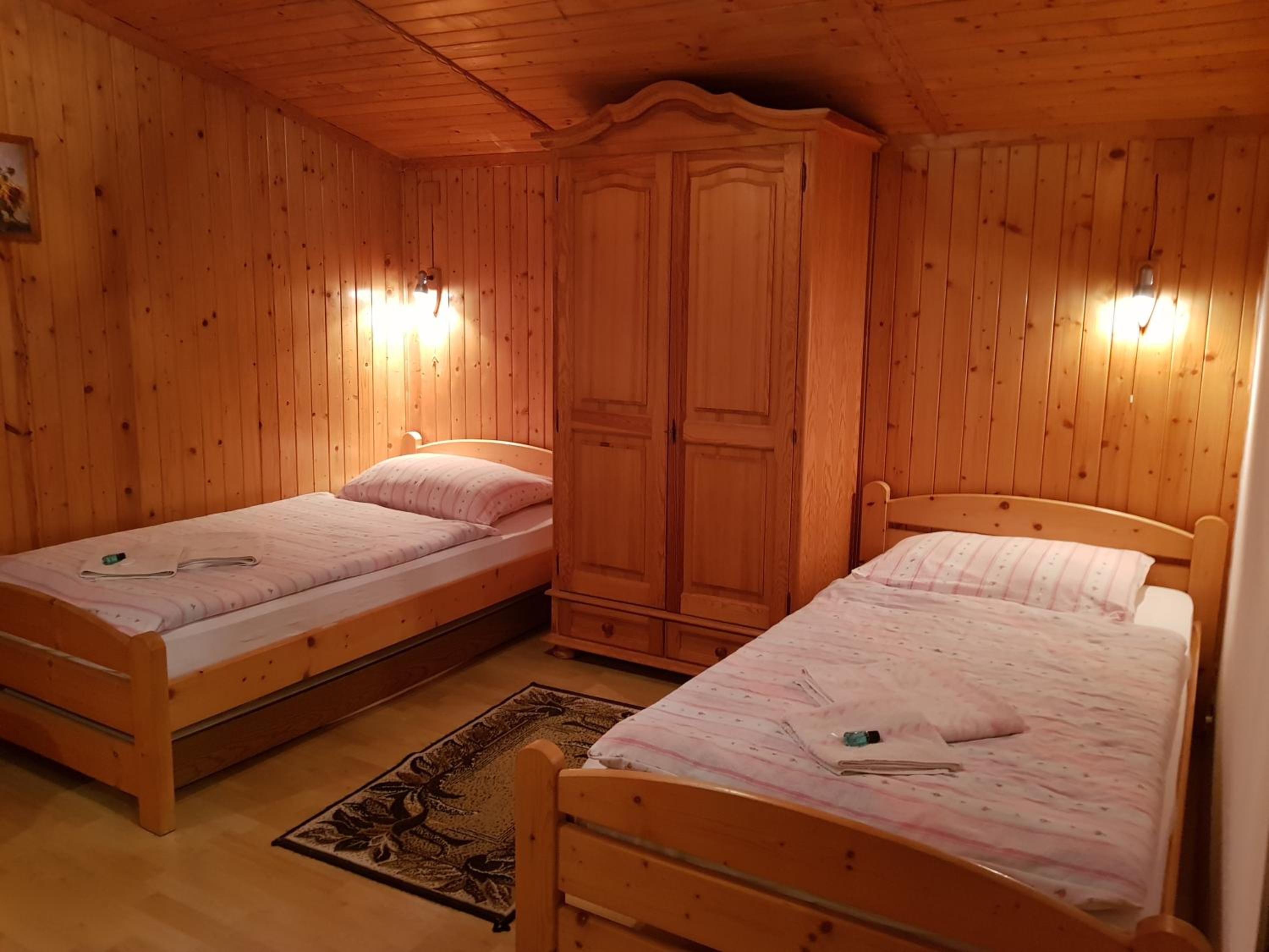 Twin Room with Private External Bathroom photo 1
