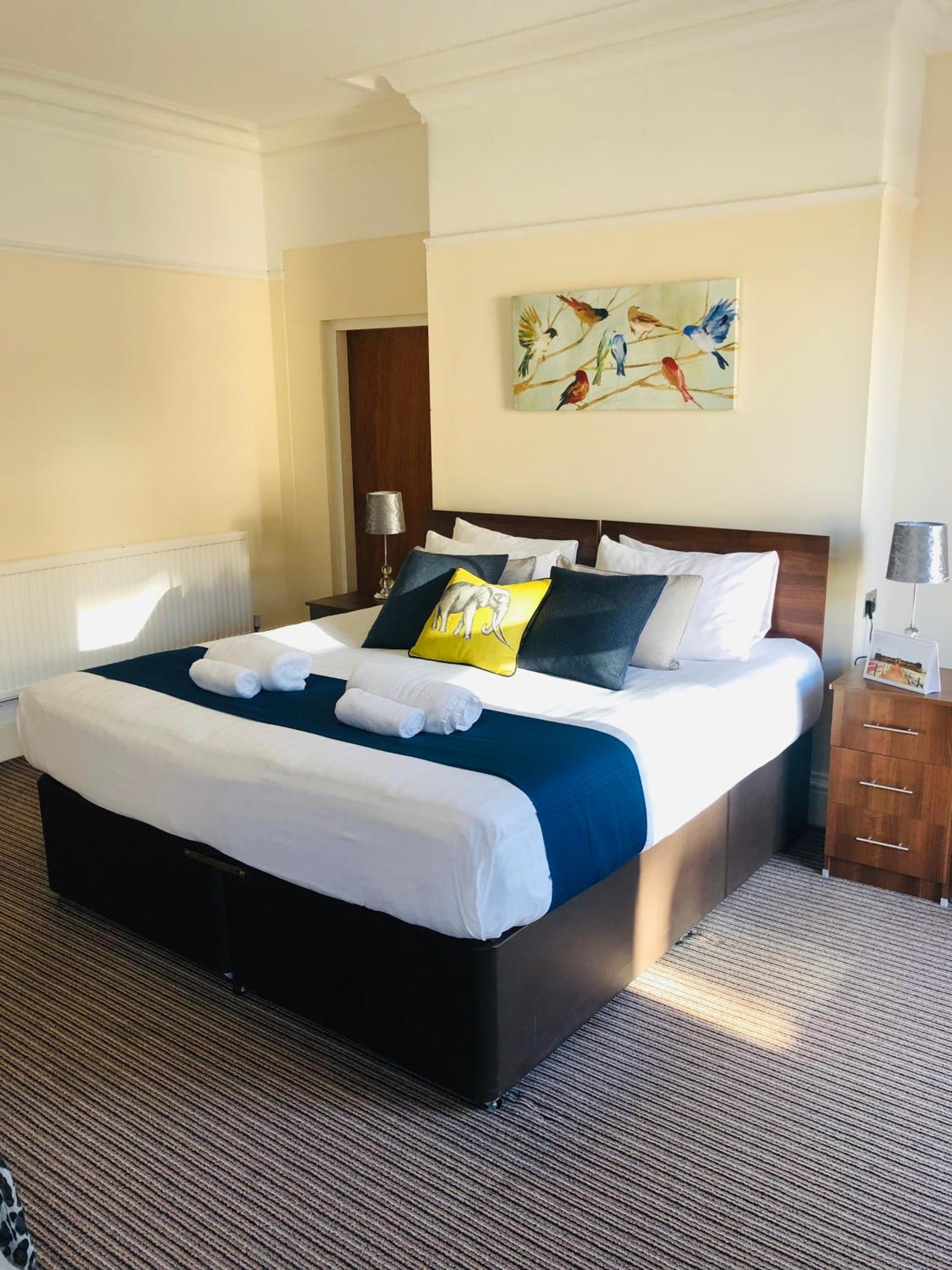 Deluxe Room - Photo 4