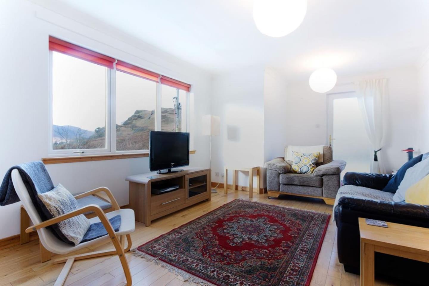 Three-Bedroom House photo 2