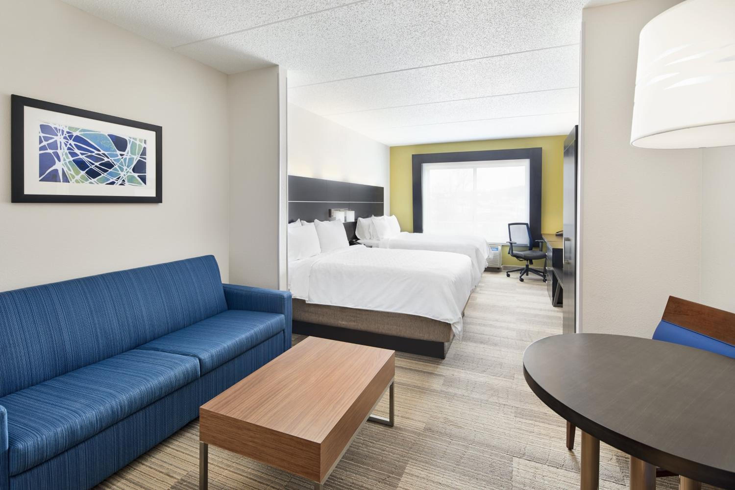 Queen Suite with Two Queen Beds and Additional Living Area