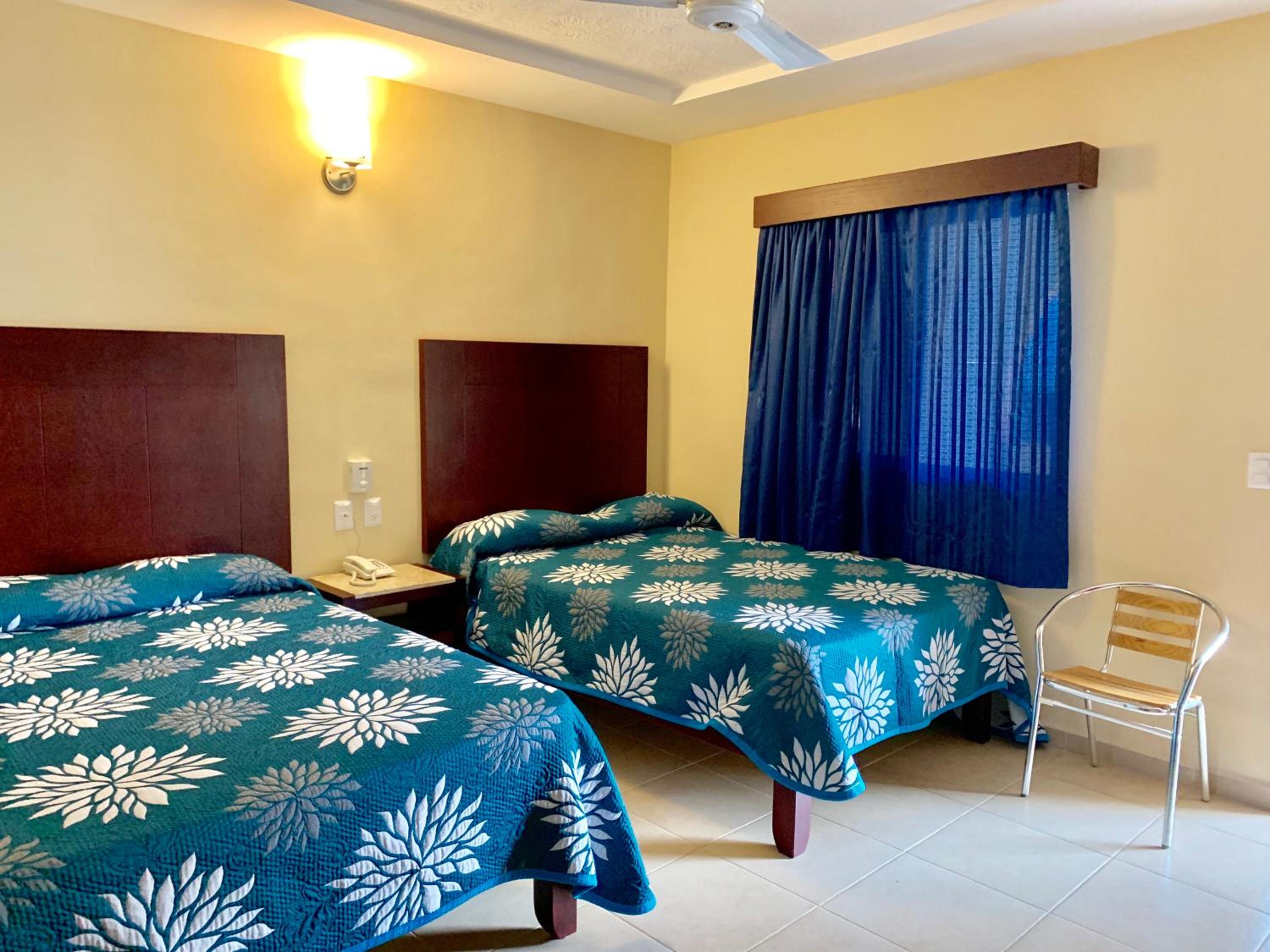 Superior Double Room with Two Double Beds - Photo 3