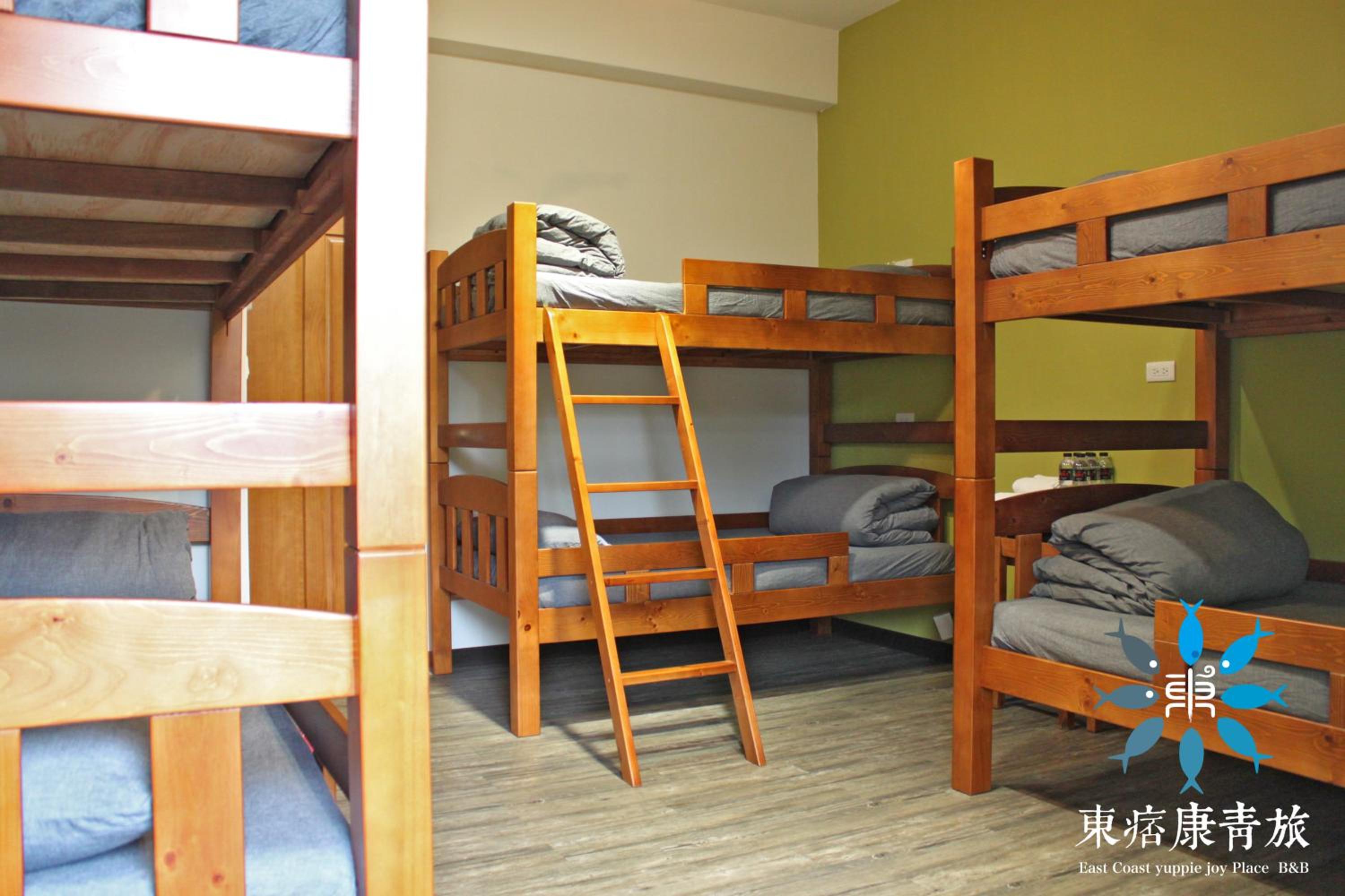 Bed in 6-Bed Dormitory Room photo 2