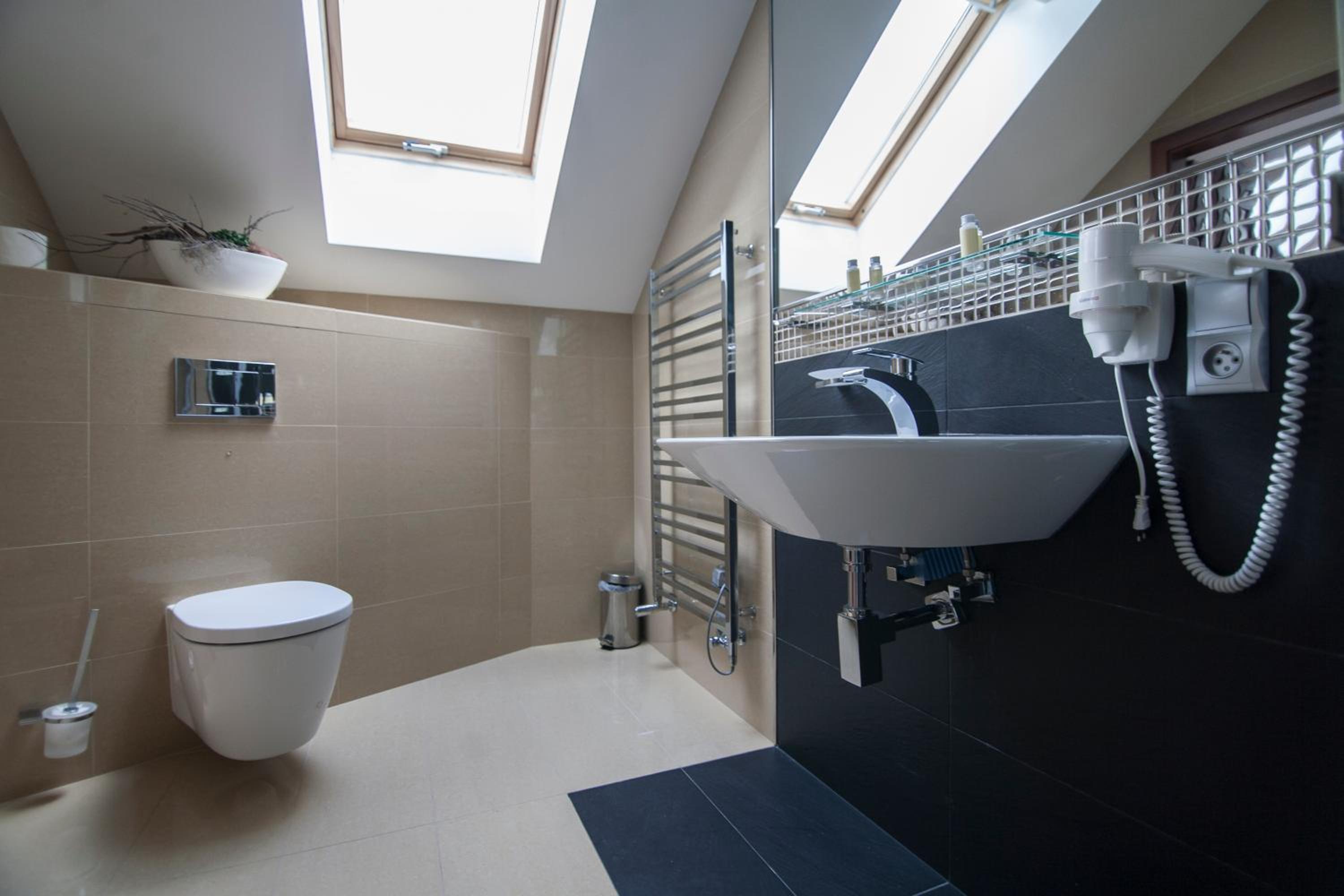 Superior Double or Twin Room - Photo 7