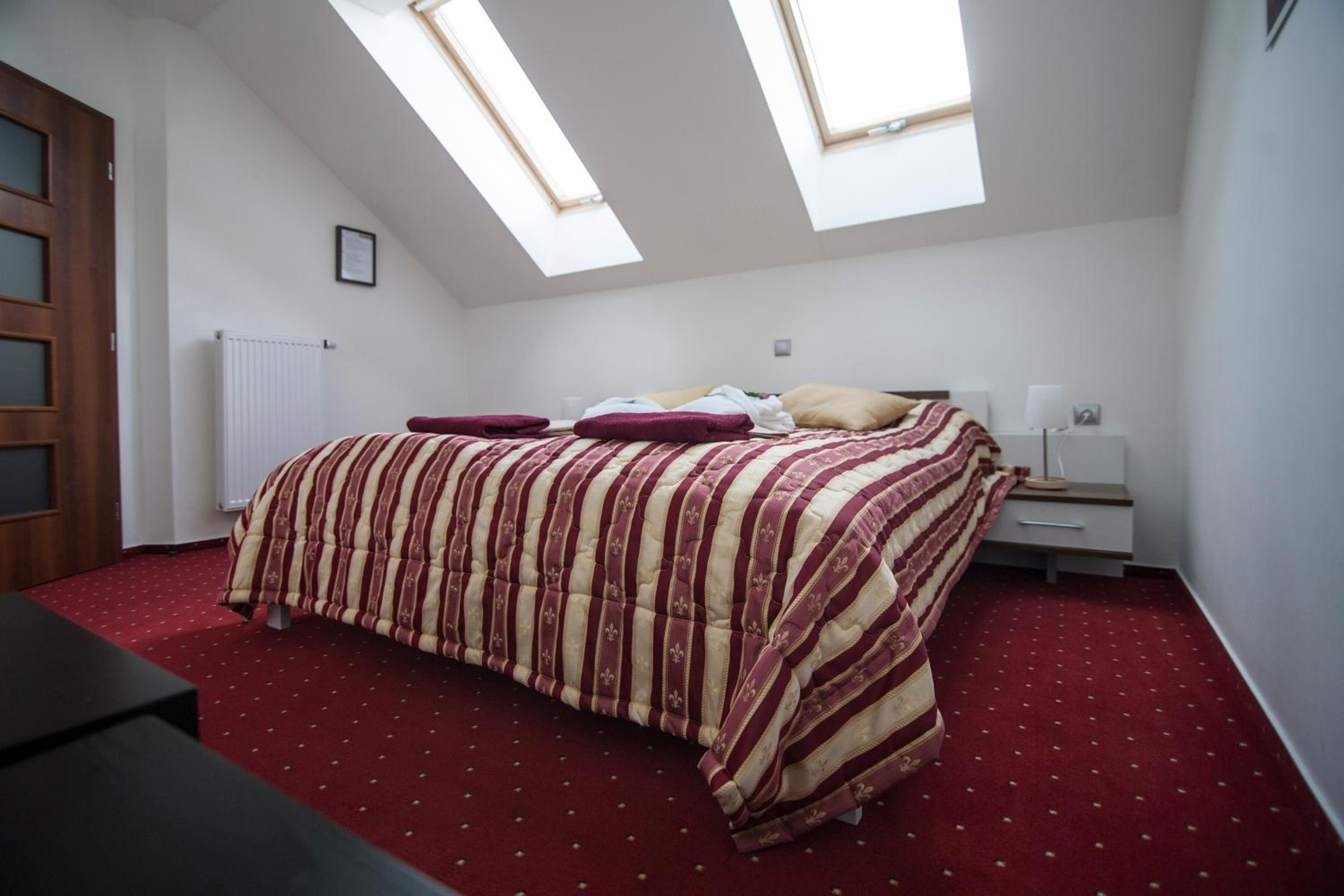Superior Double or Twin Room - Photo 9