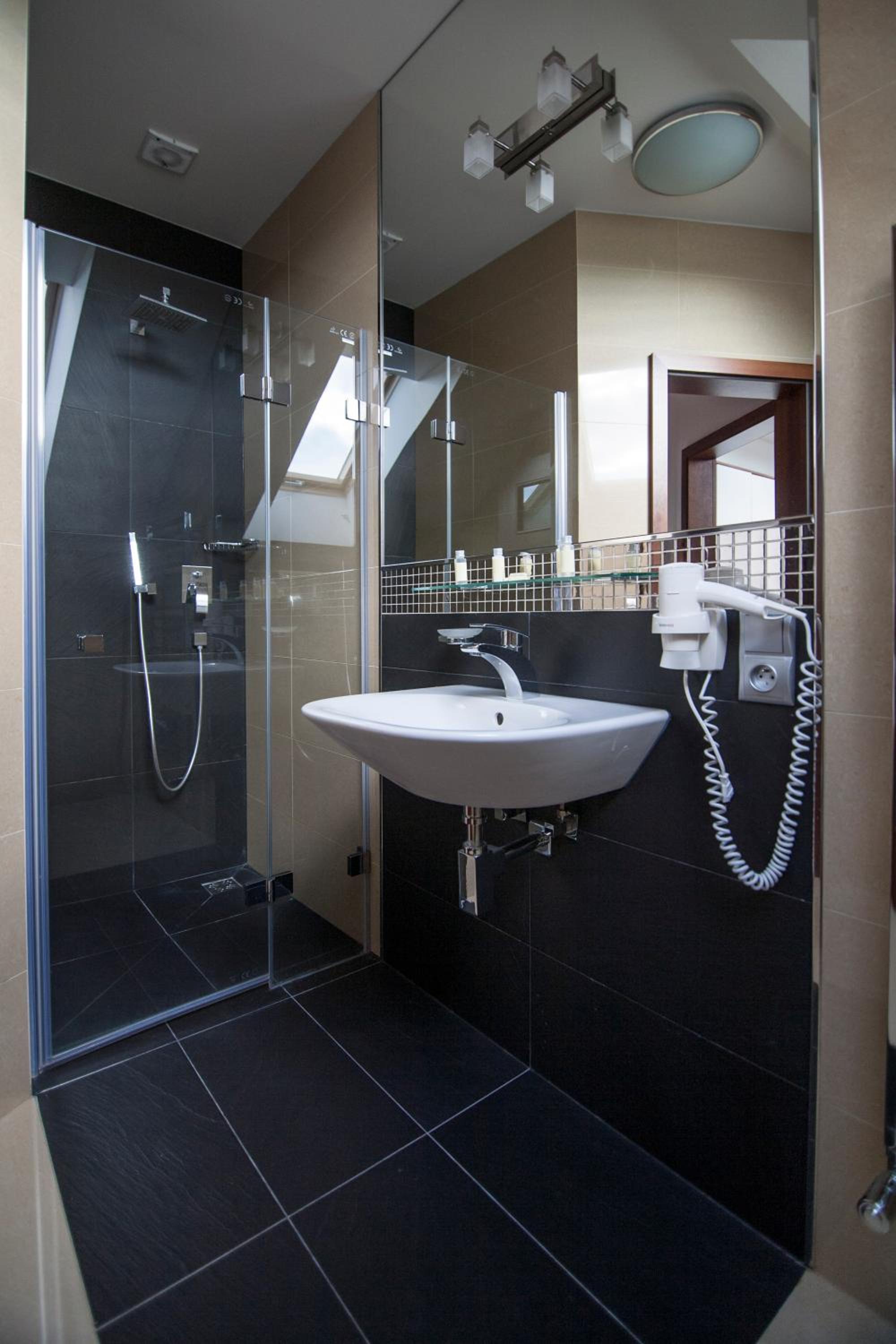 Superior Double or Twin Room - Photo 10