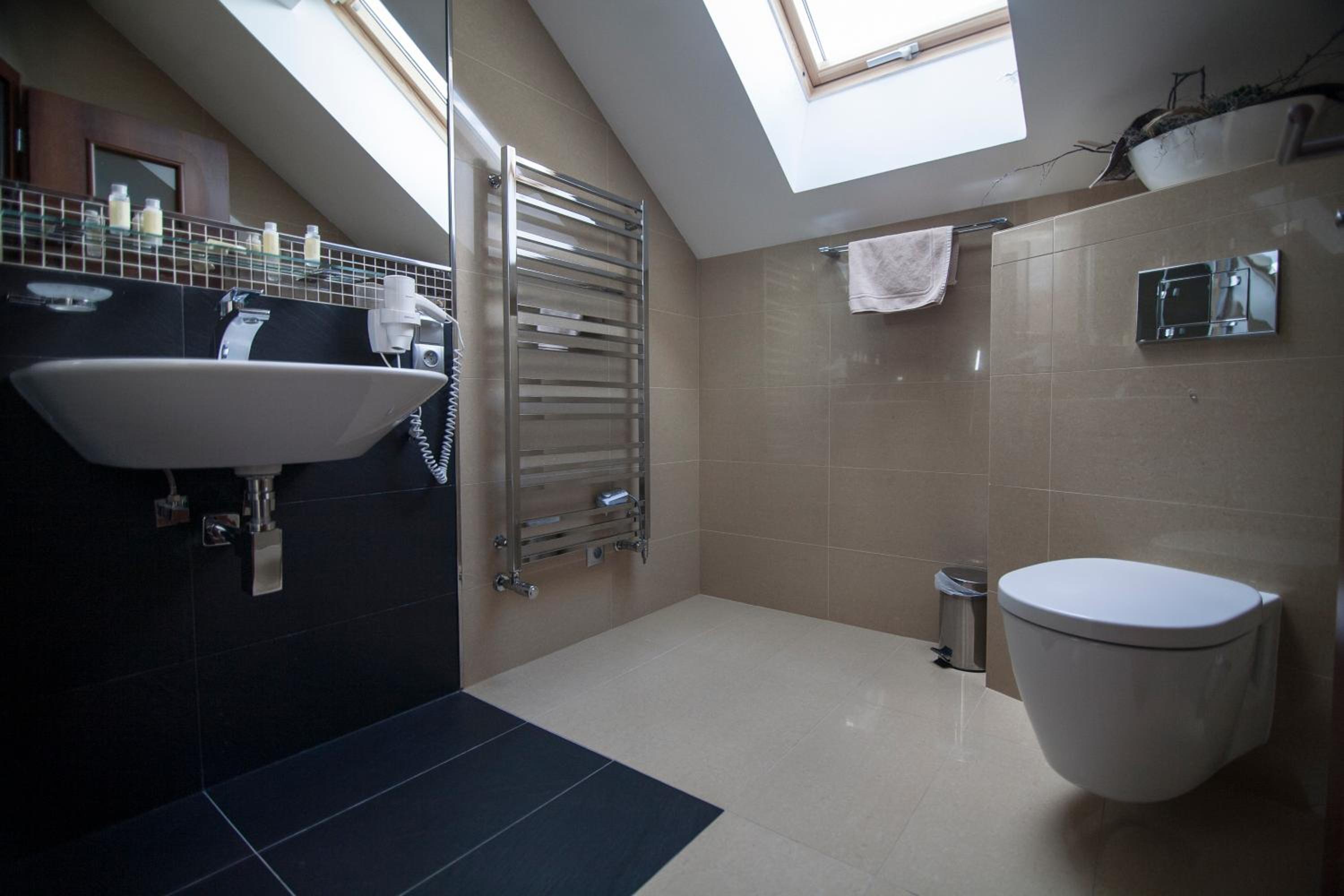 Superior Double or Twin Room - Photo 14