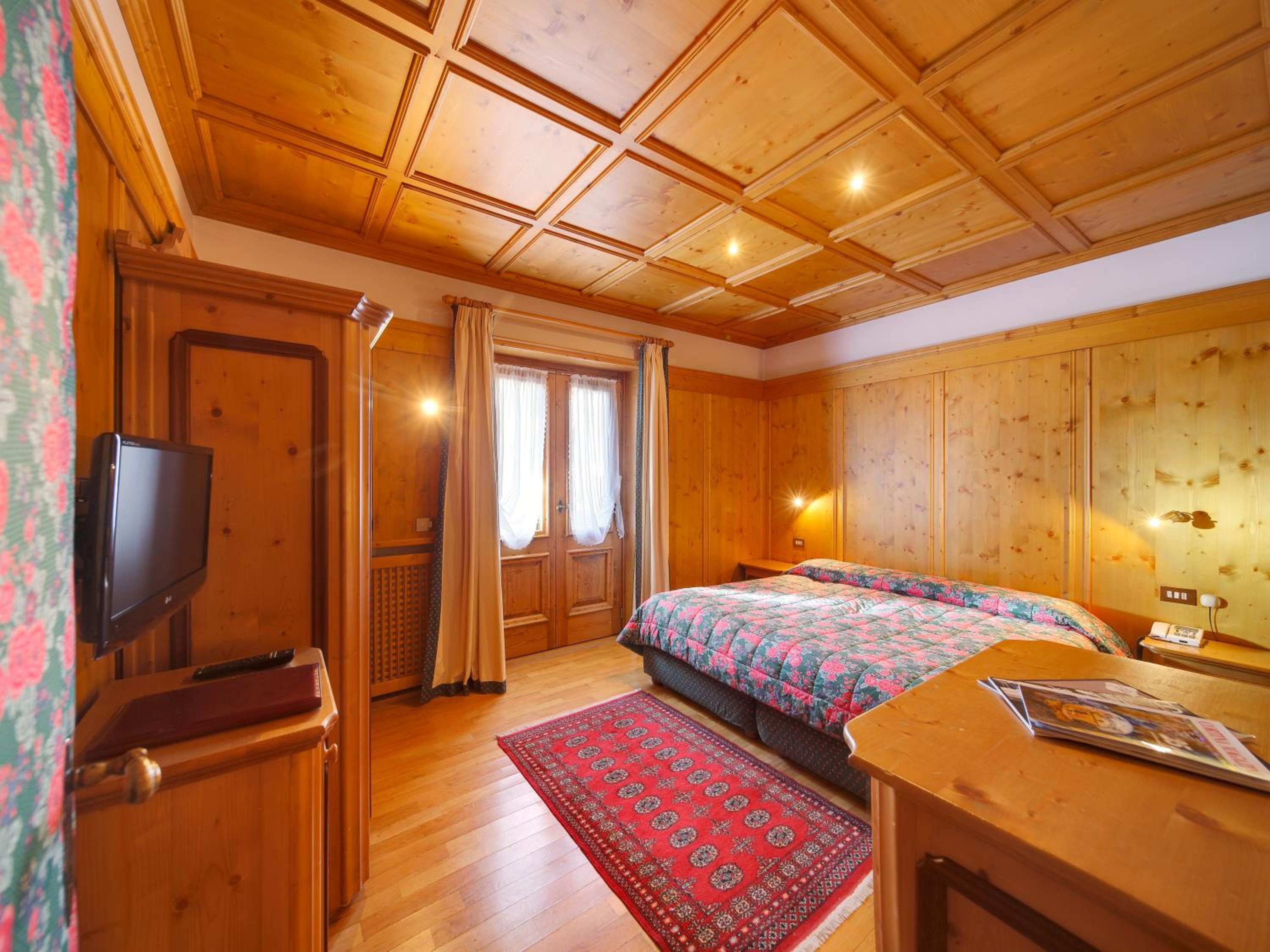 Suite - Photo 7