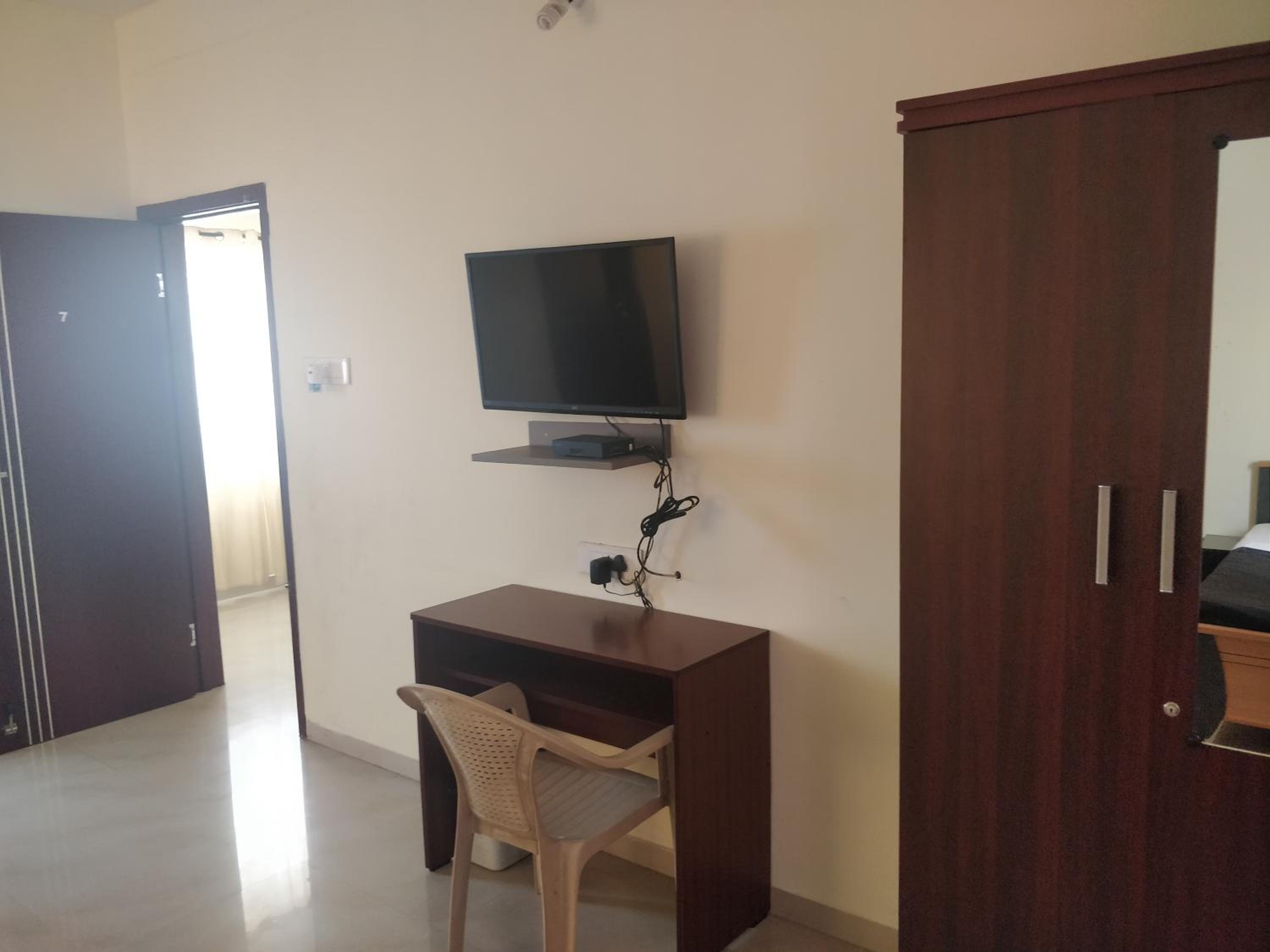 Double Room with Private Bathroom photo 2