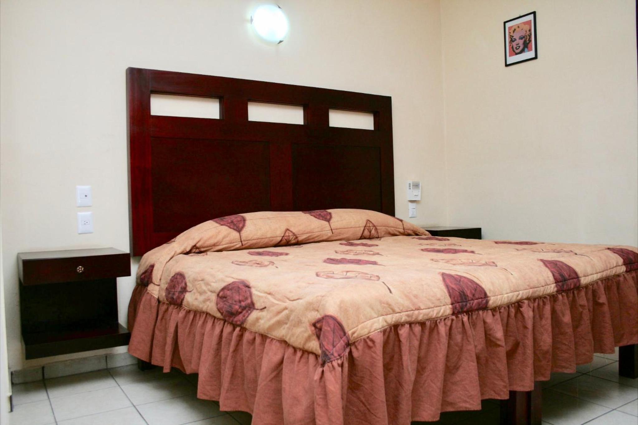 Superior King Room - Photo 3