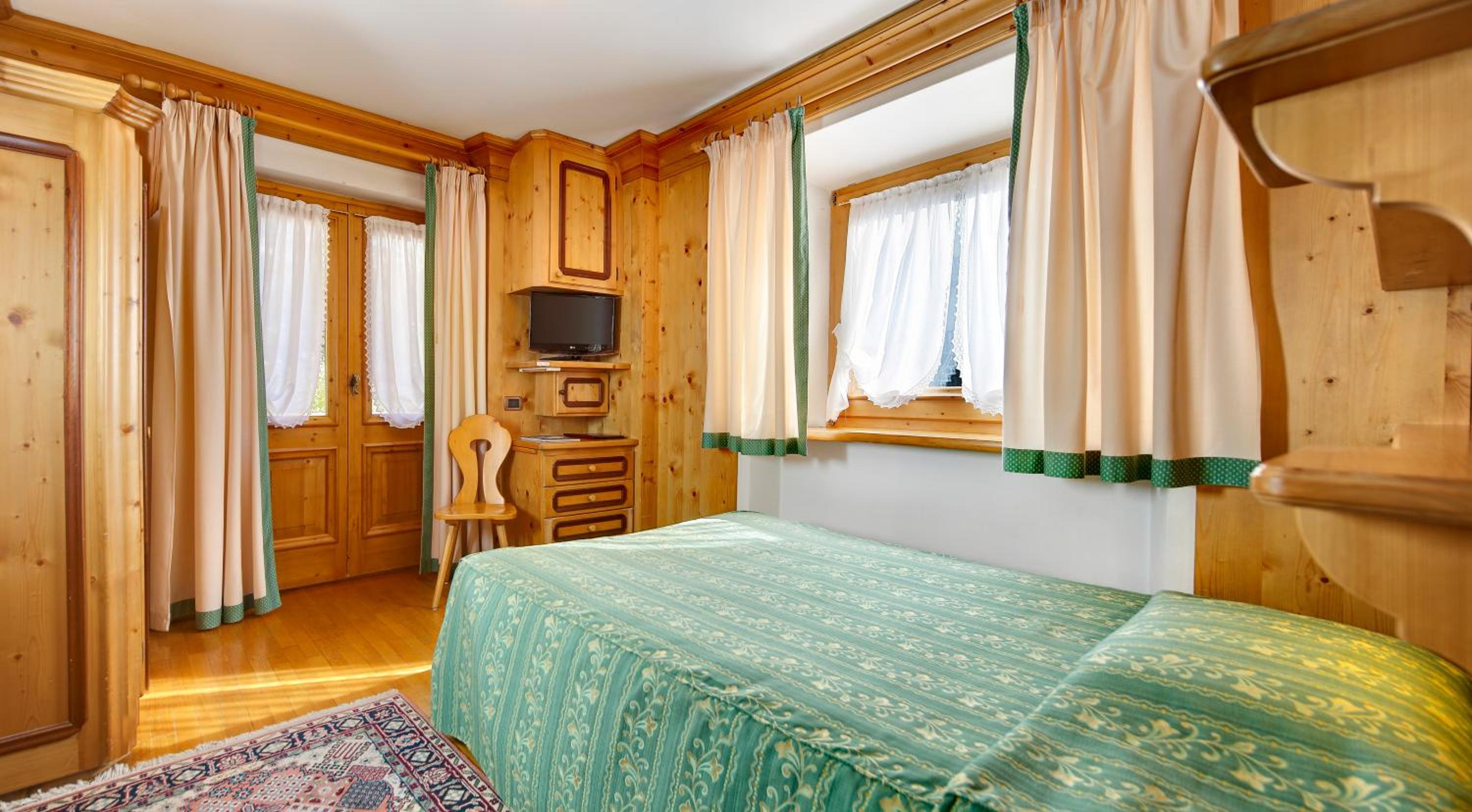 Standard Double Room - Photo 2