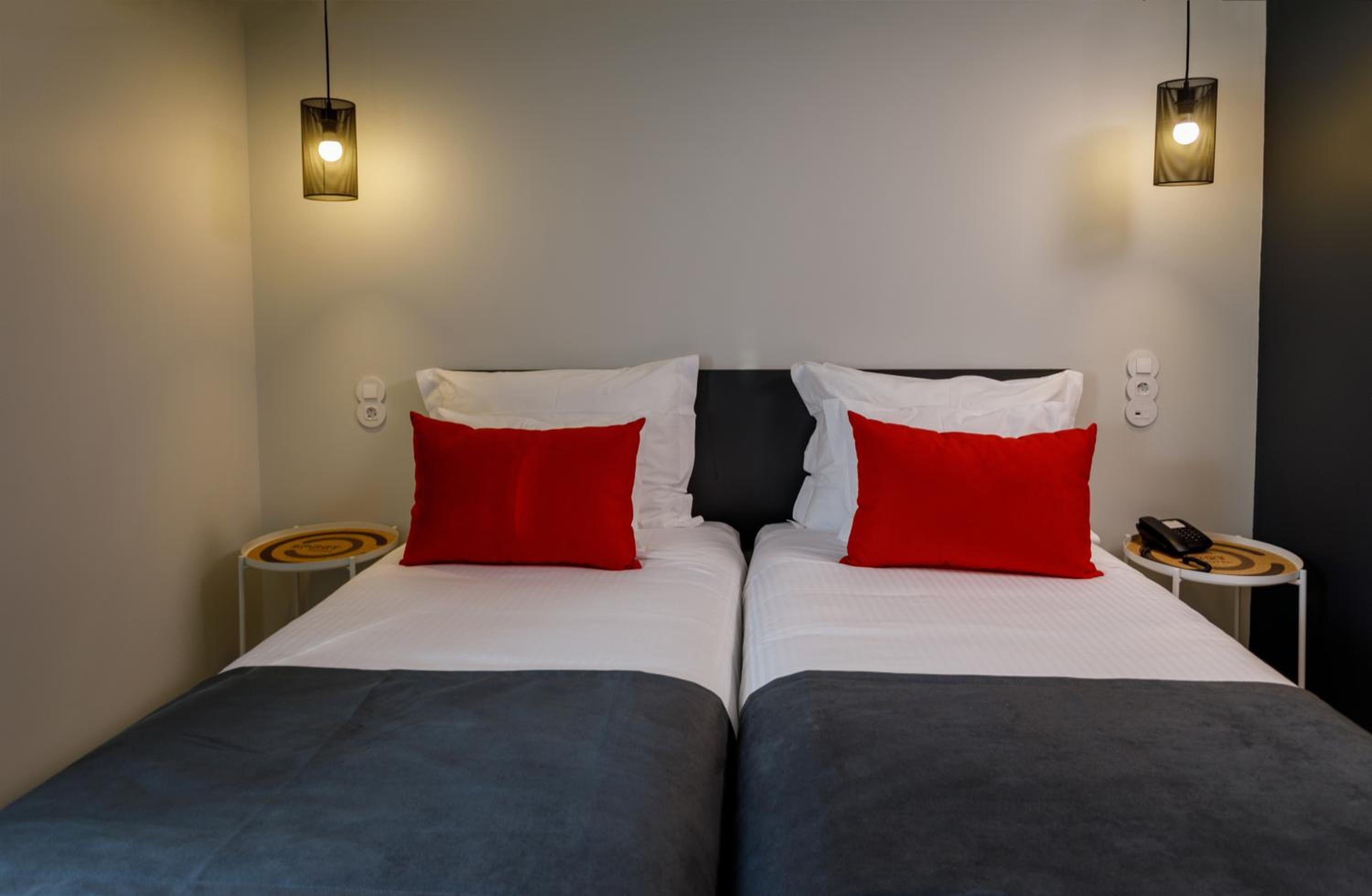 Twin Room - Photo 3