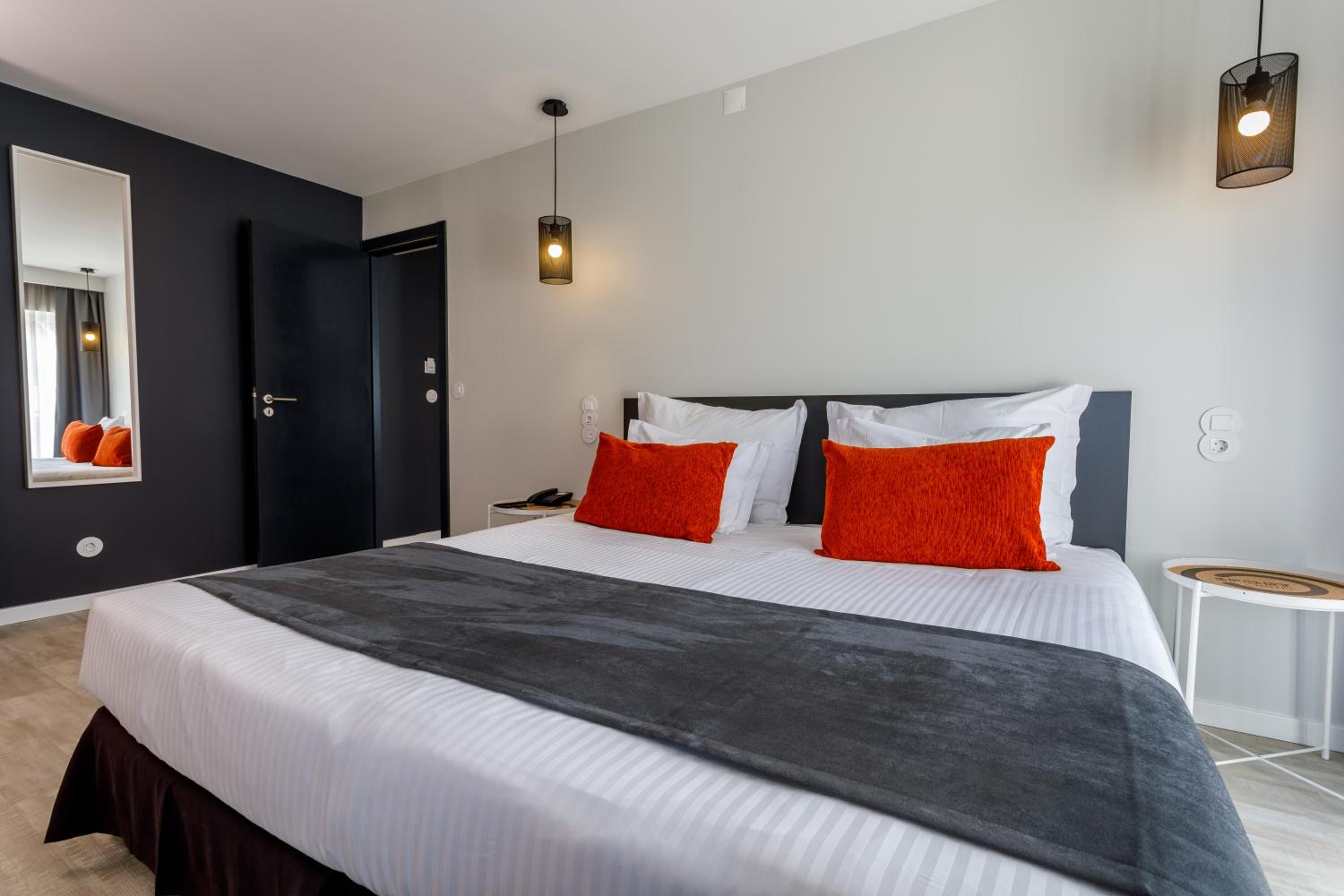 Double Room - Photo 5