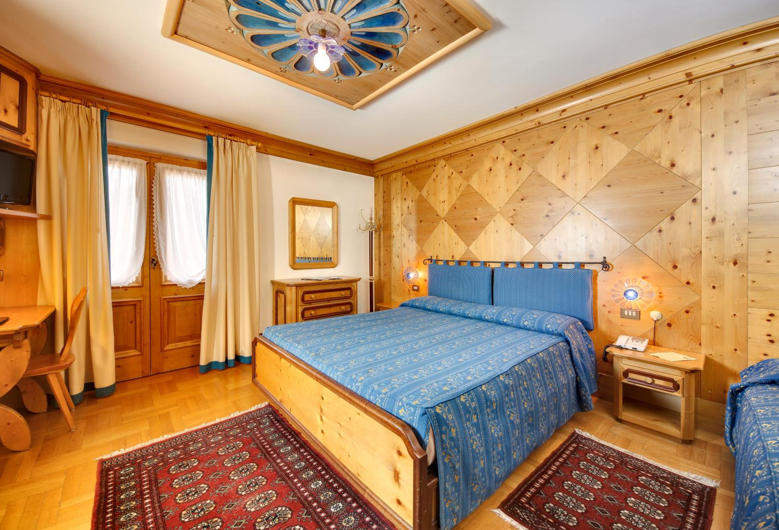 Triple Room with Balcony and Mountain View photo 3