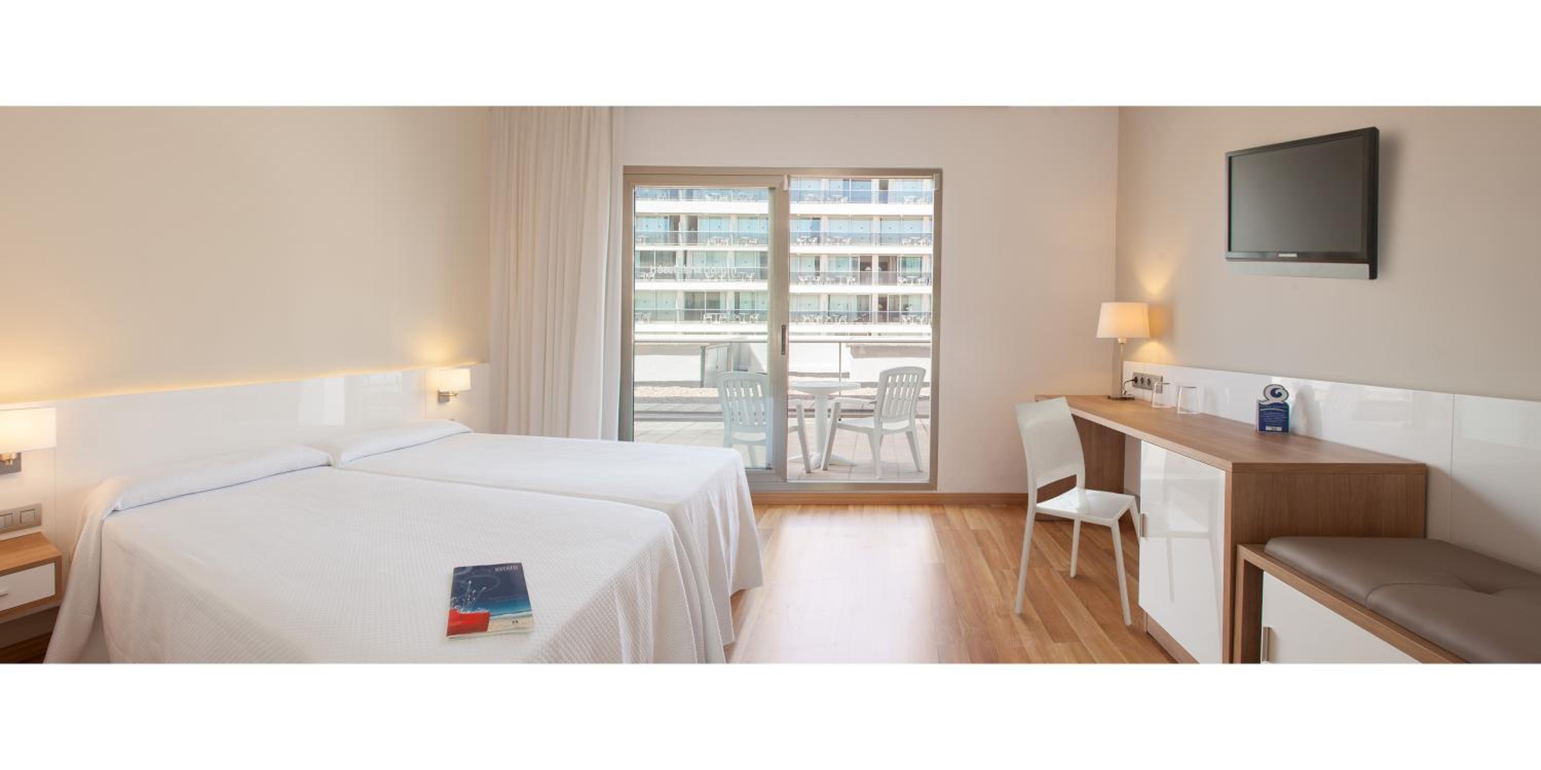 Twin Room with Terrace (2 Adults + 1 Child)