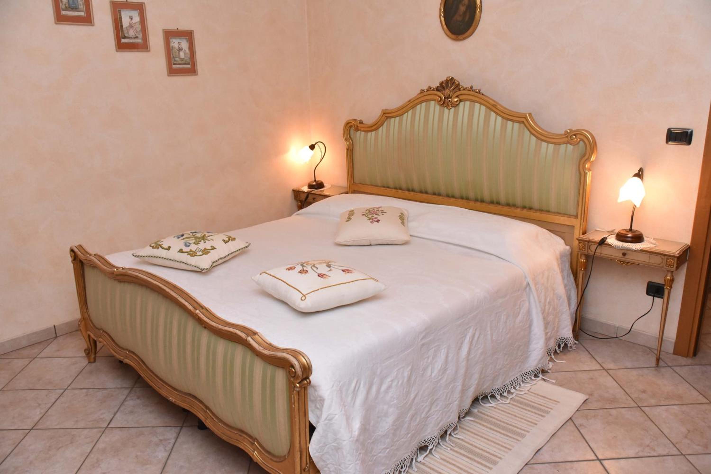 Double Room - Photo 4