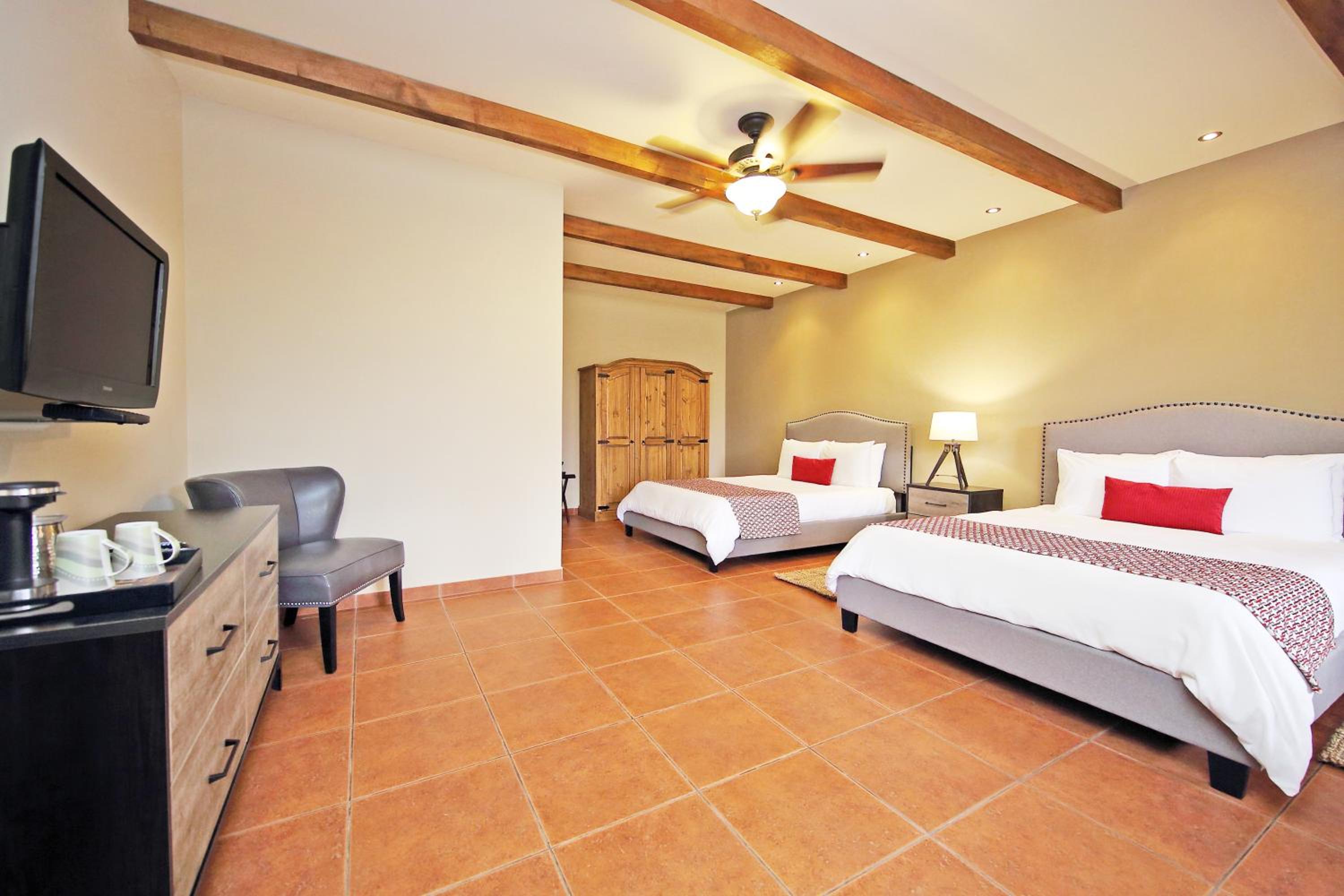 Deluxe Cottage photo 2