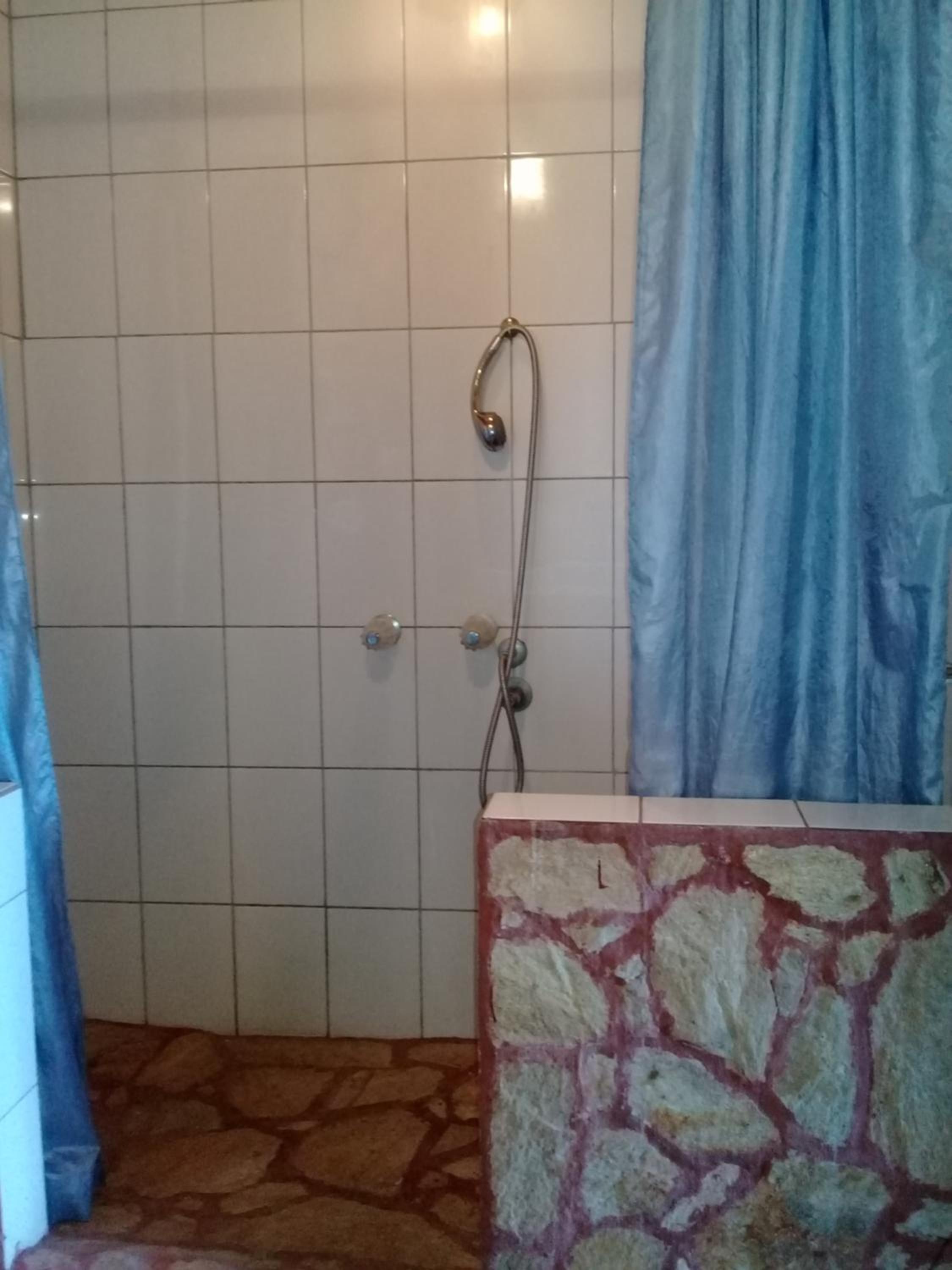 Twin Room With Private Bathroom photo 3
