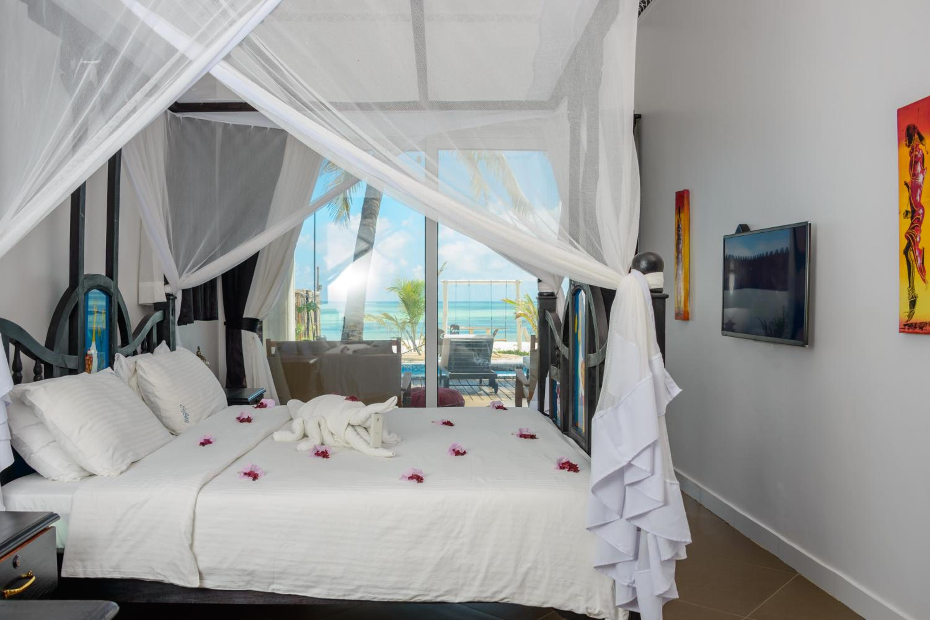 King Suite with Ocean View photo 3
