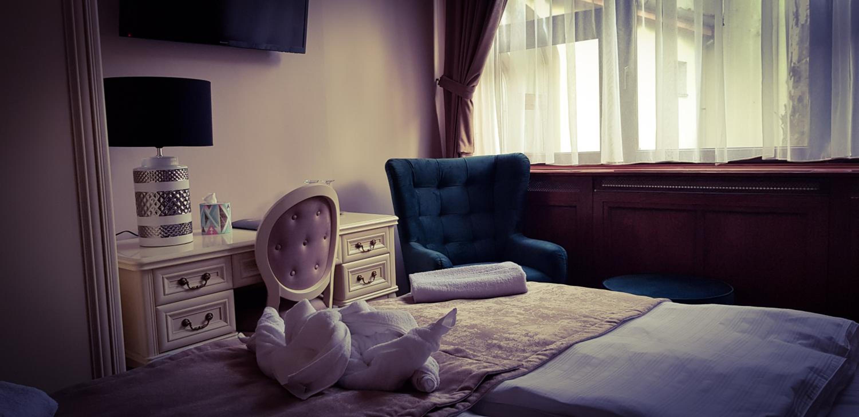 Standard Double or Twin Room - Photo 17