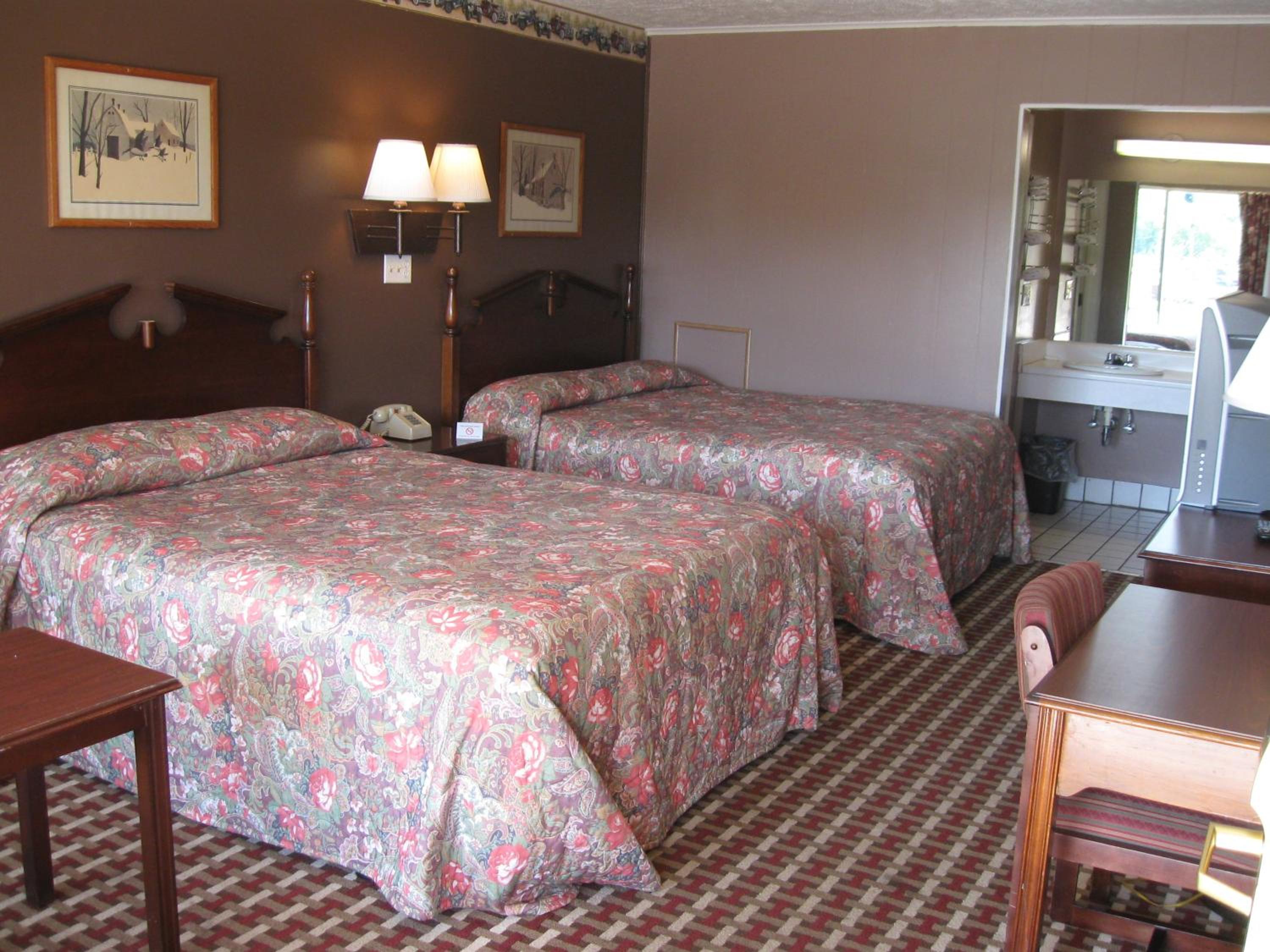 2 Full Beds Non-Smoking photo 2