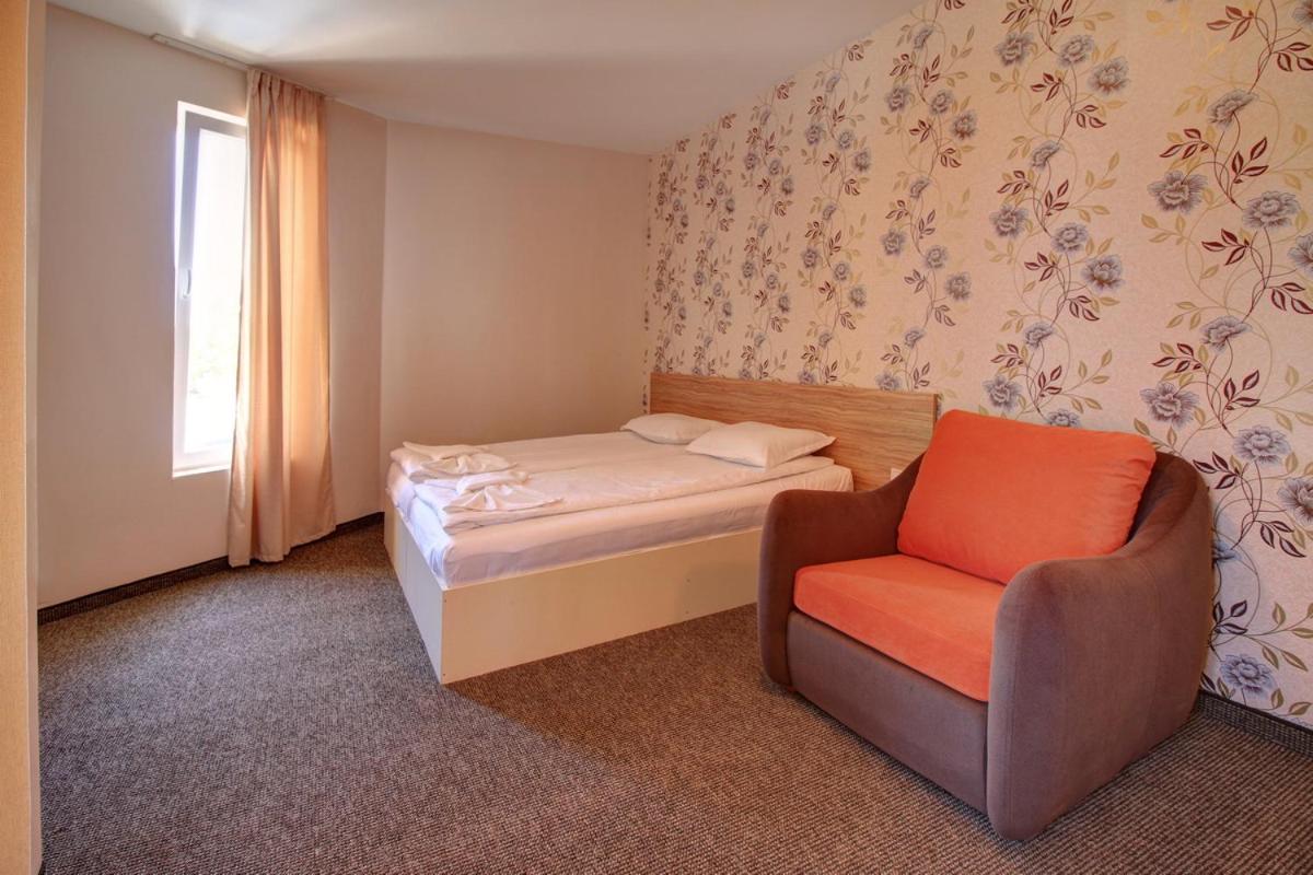 Comfort Triple Room