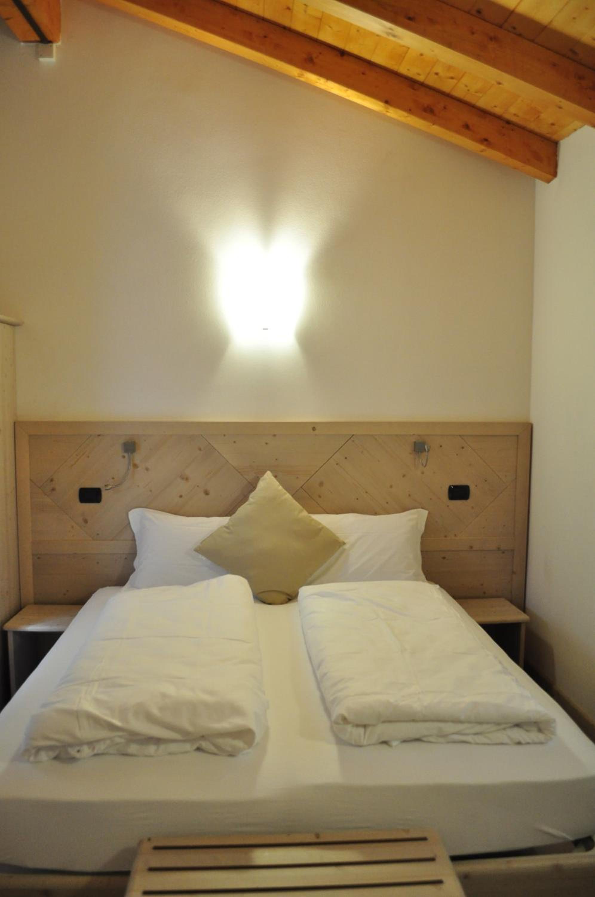 Double or Twin Room - Photo 5