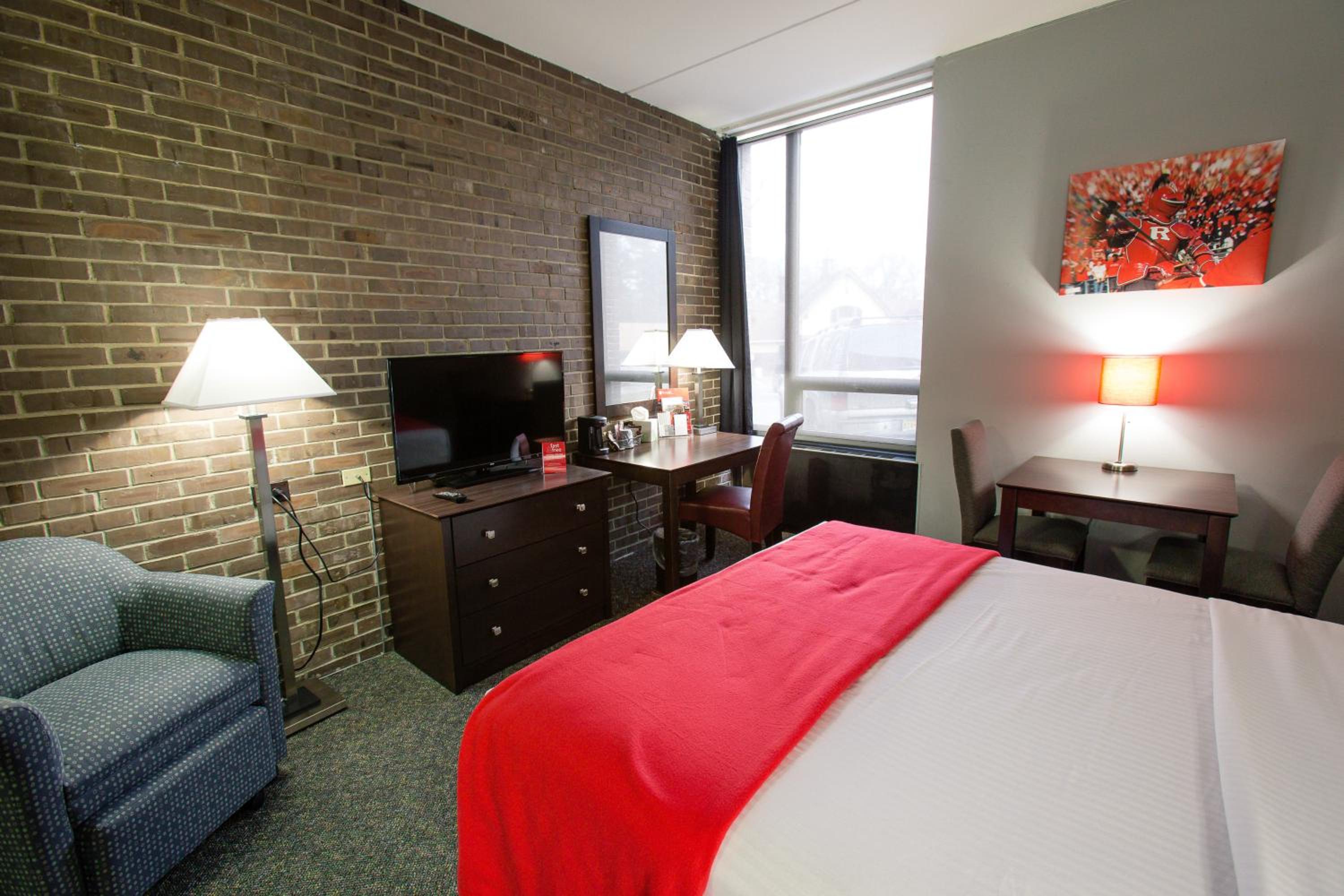 Queen Room photo 3