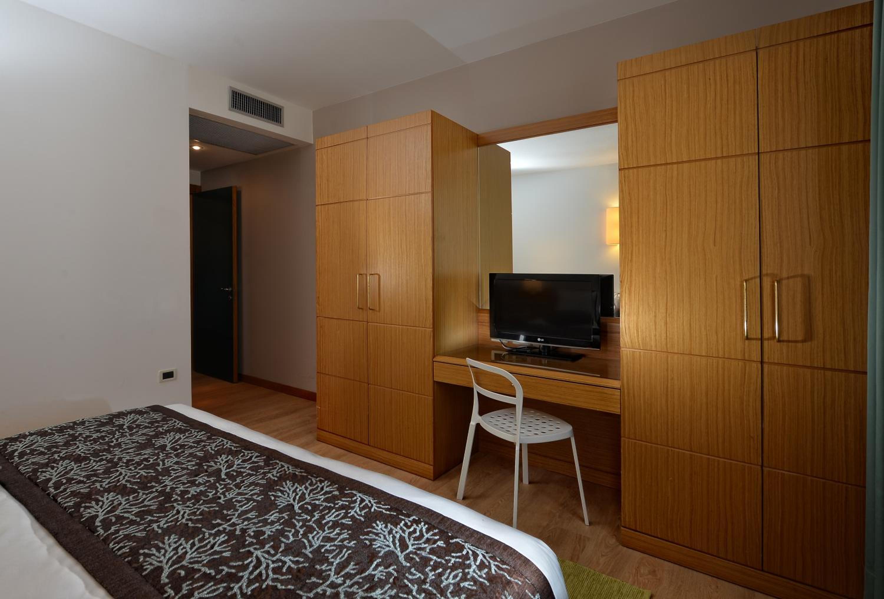 Apartment (4 Adults) - Photo 13
