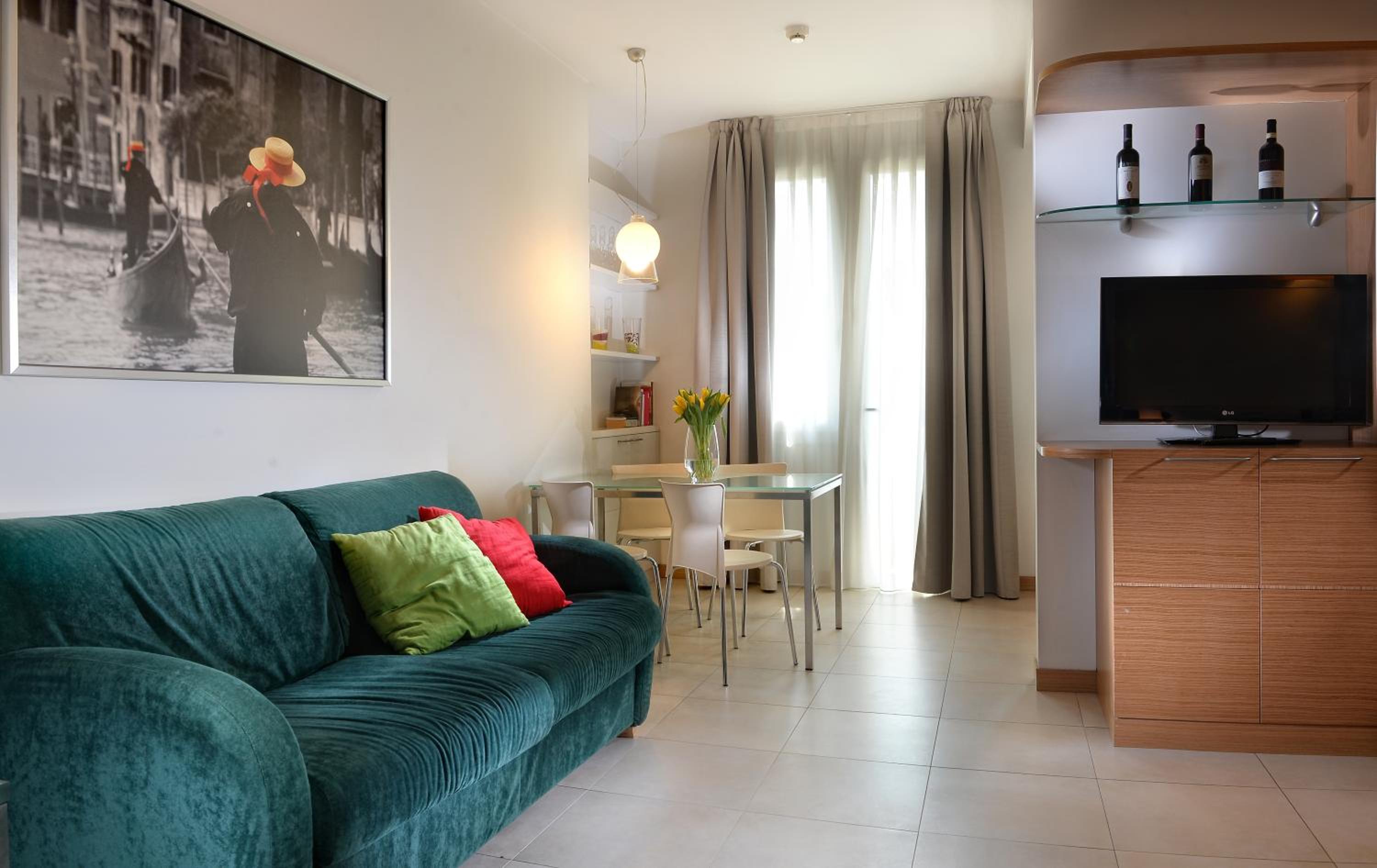 Apartment (4 Adults) - Photo 2
