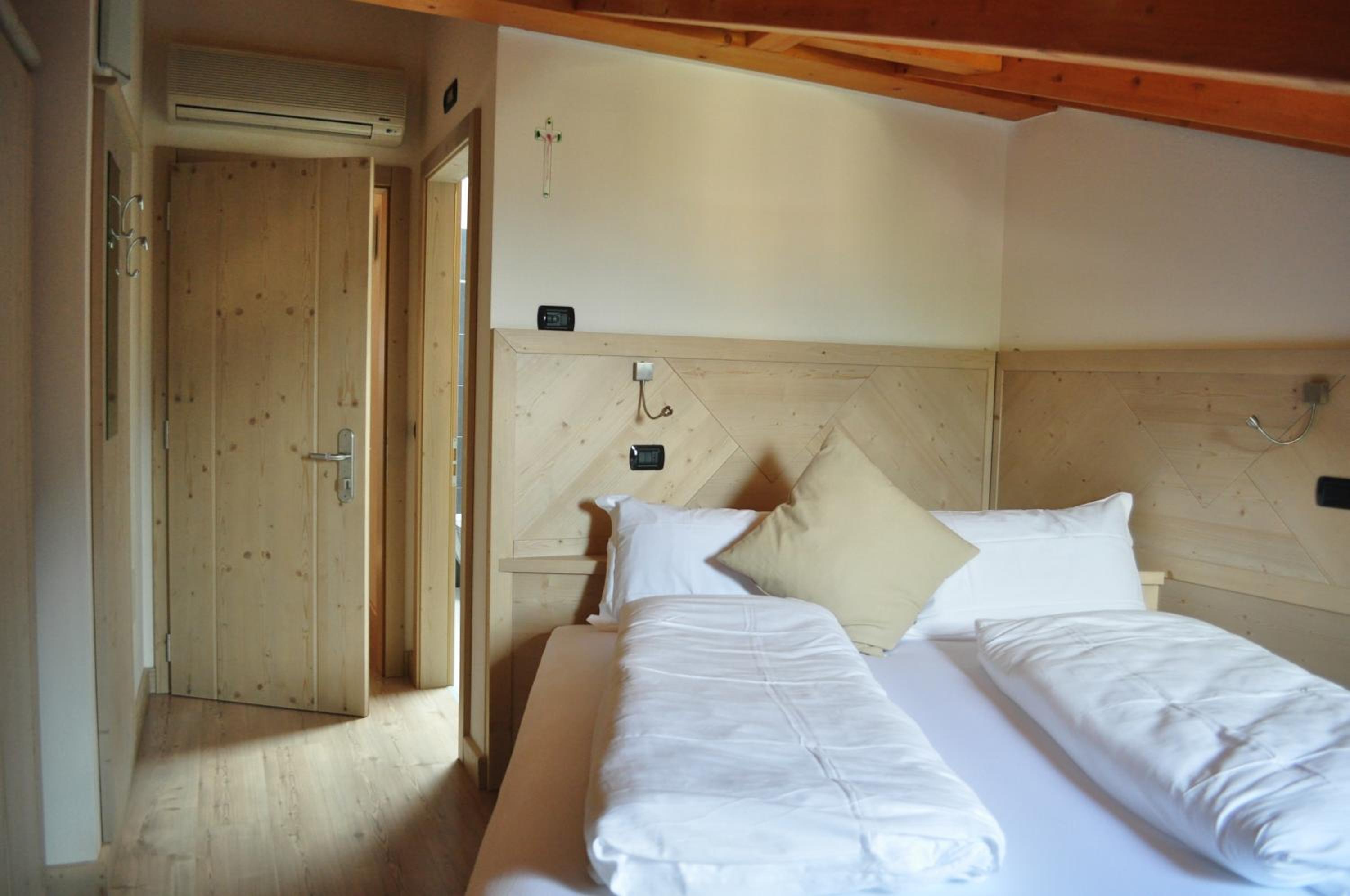 Double or Twin Room - Photo 21