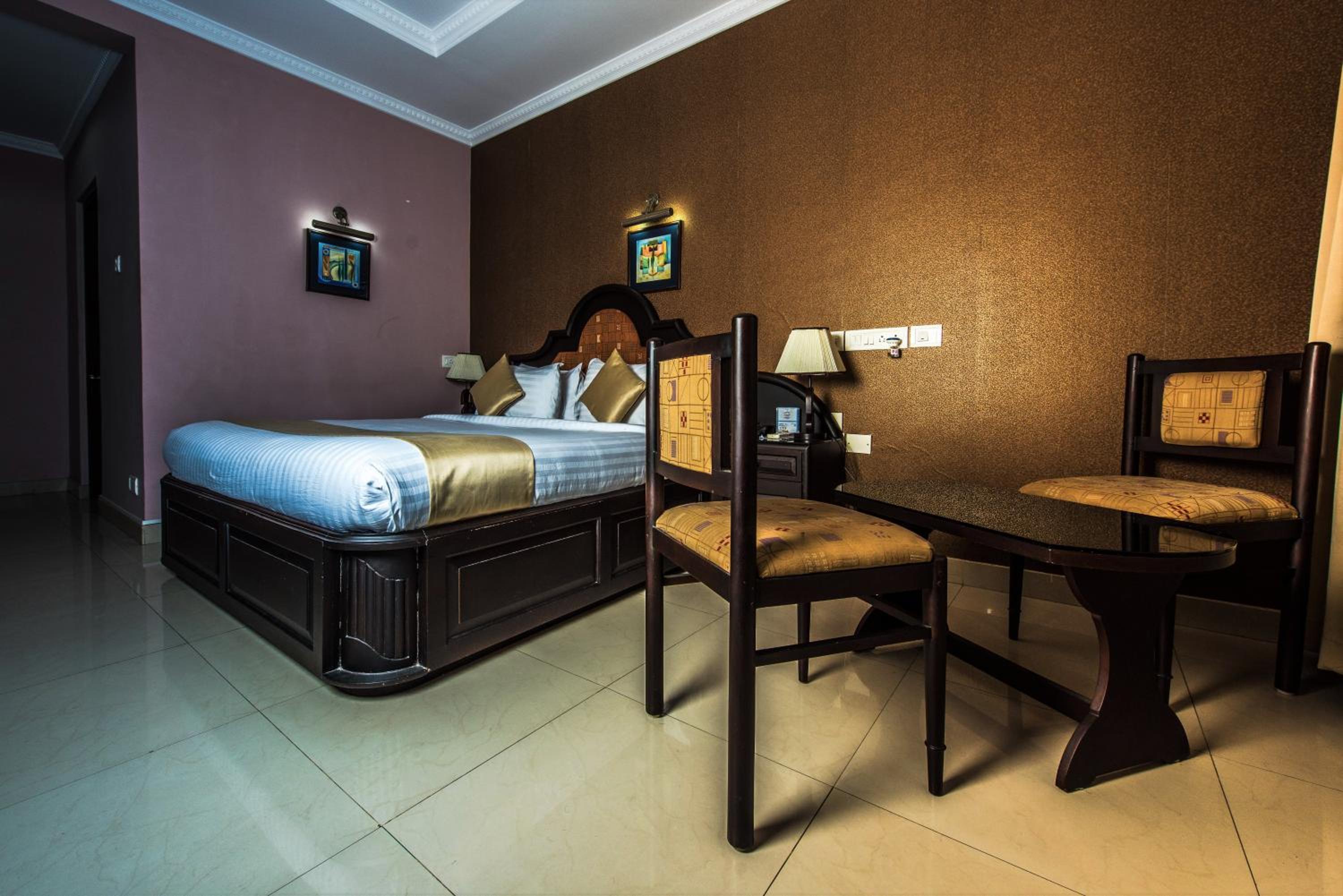 Standard Double Room - Photo 11