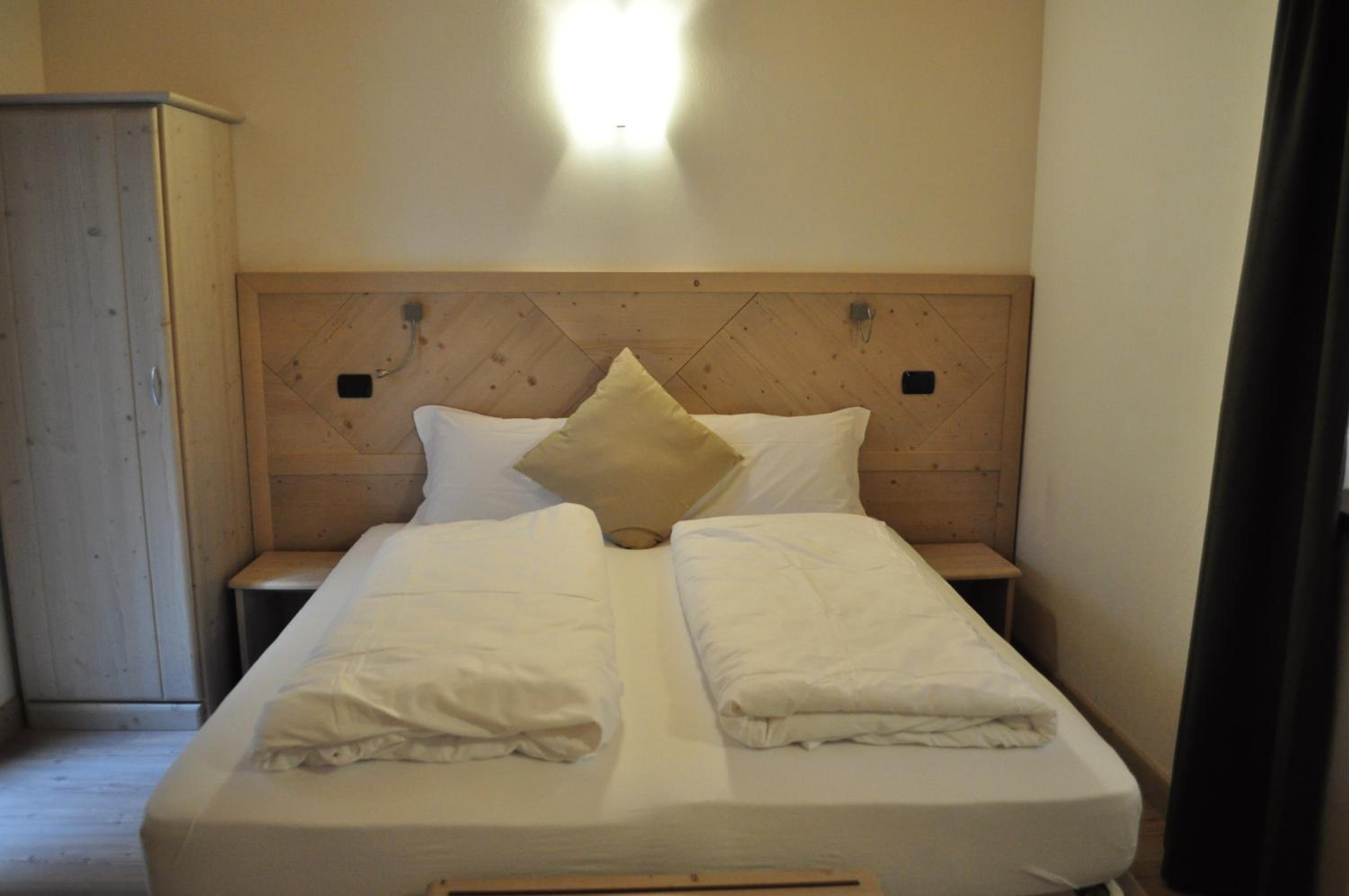 Double or Twin Room - Photo 23