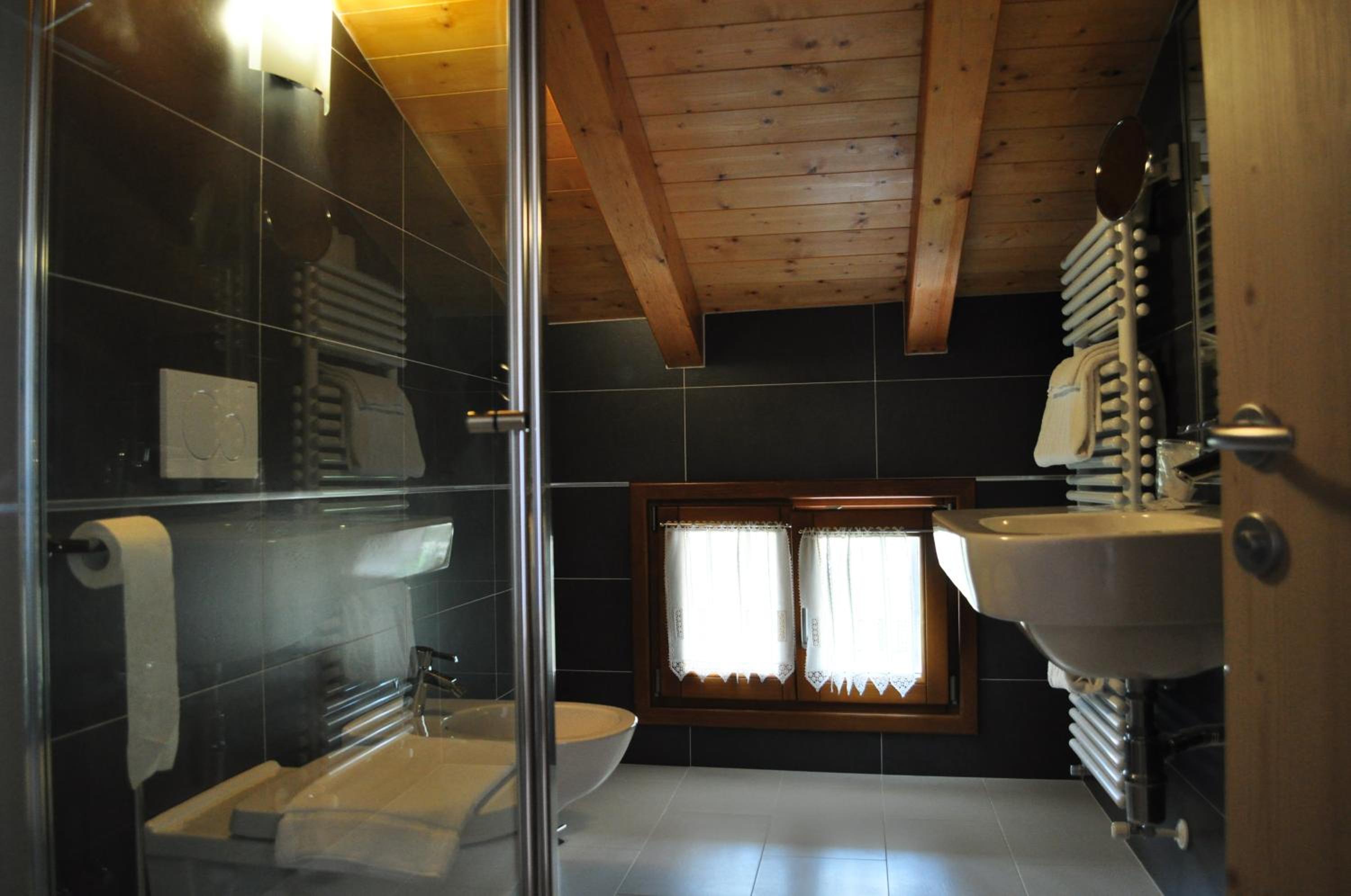 Double or Twin Room - Photo 22