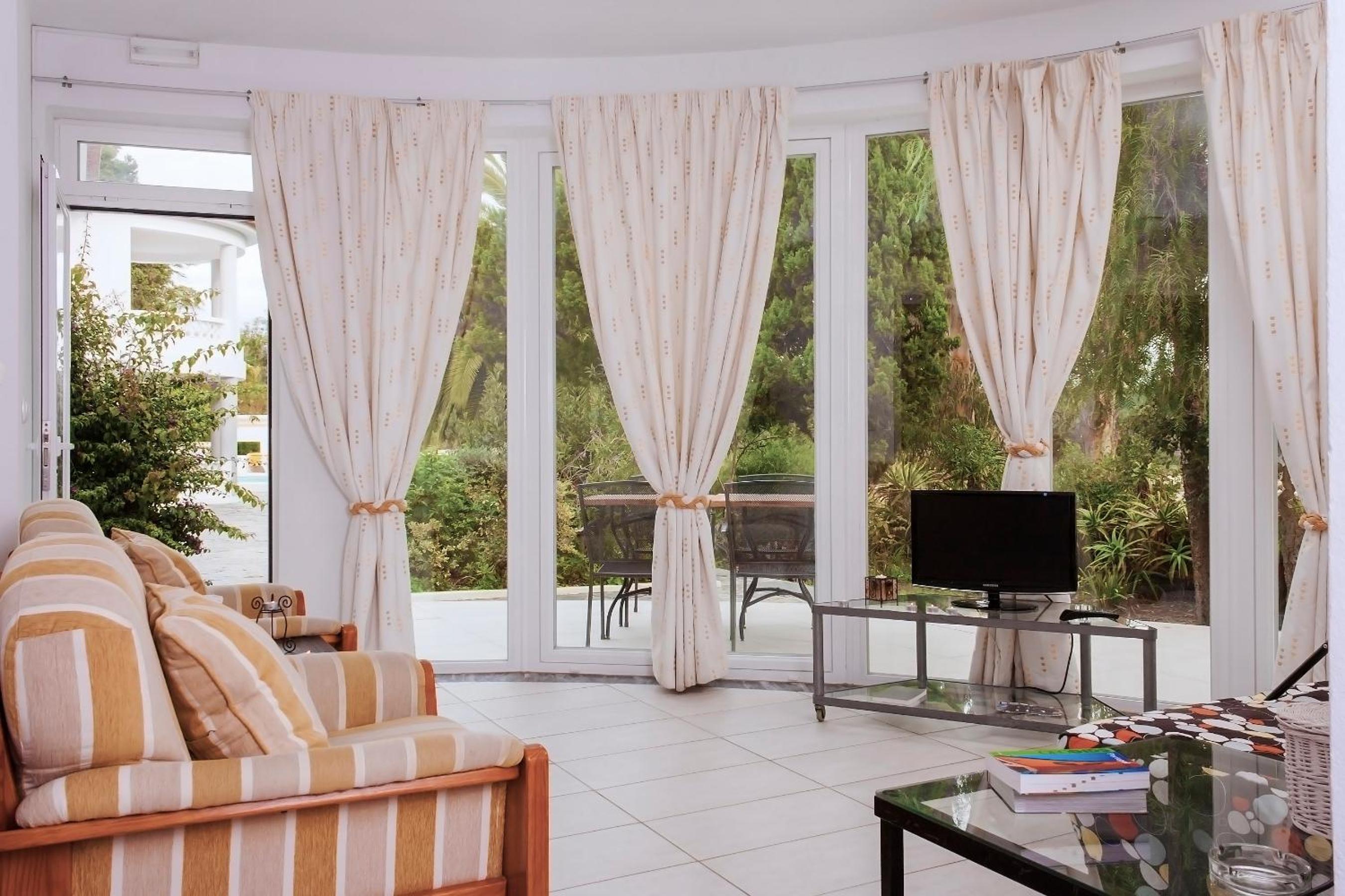 One-Bedroom Apartment with River View - Photo 19