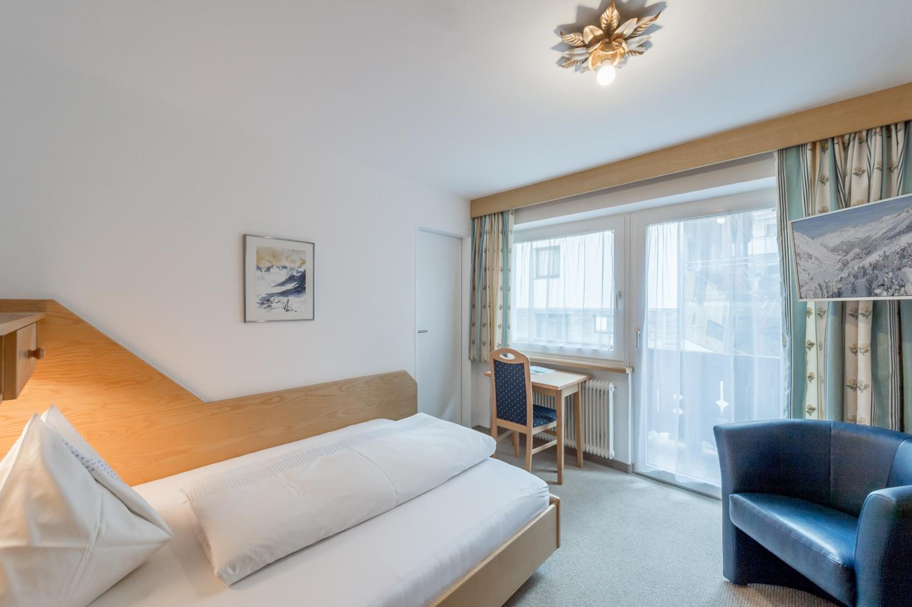 Single Room with Balcony photo 1