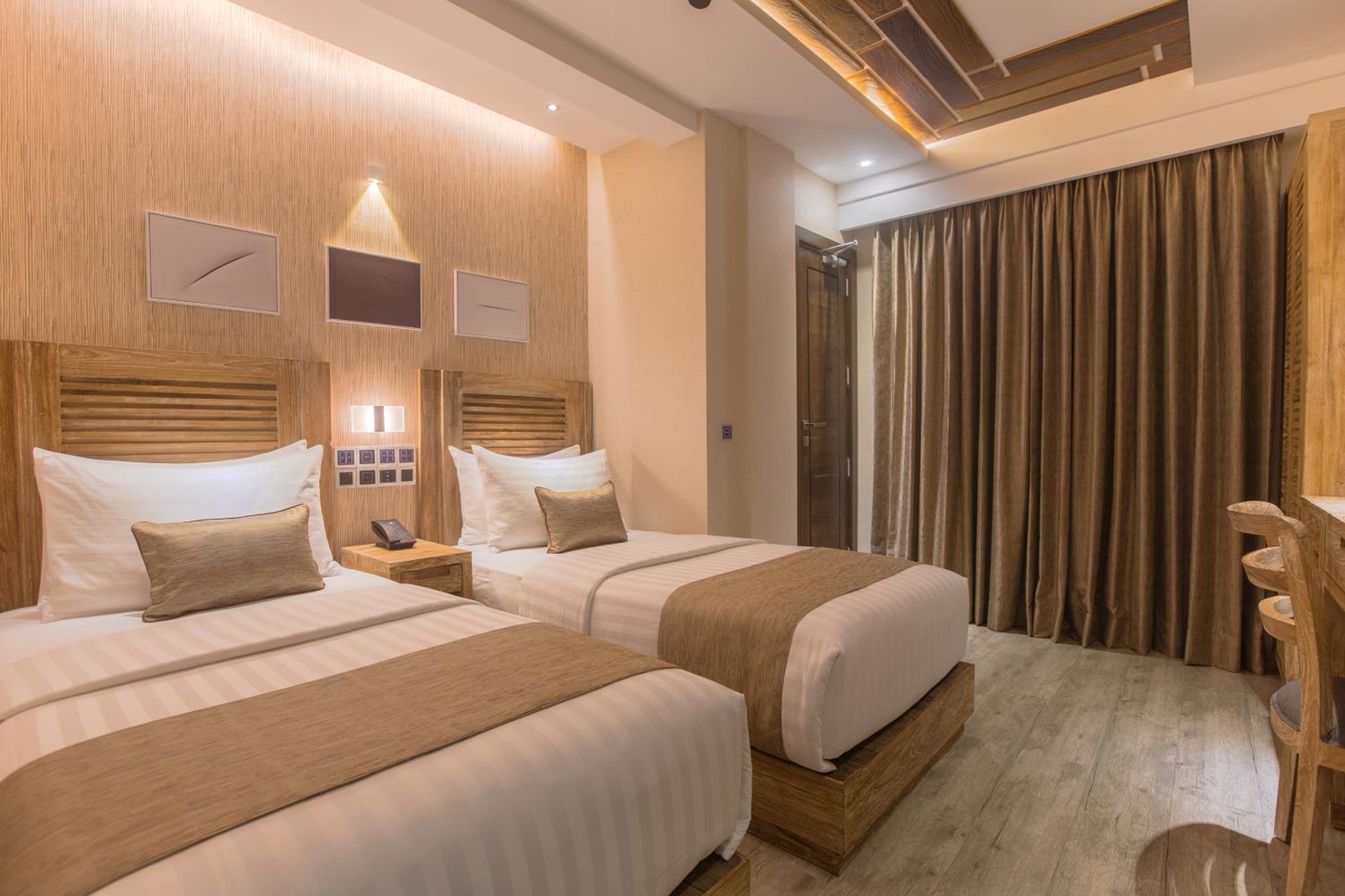 Deluxe Double or Twin with Ocean View and Balcony (Free Return Airport Transfer) - Photo 2