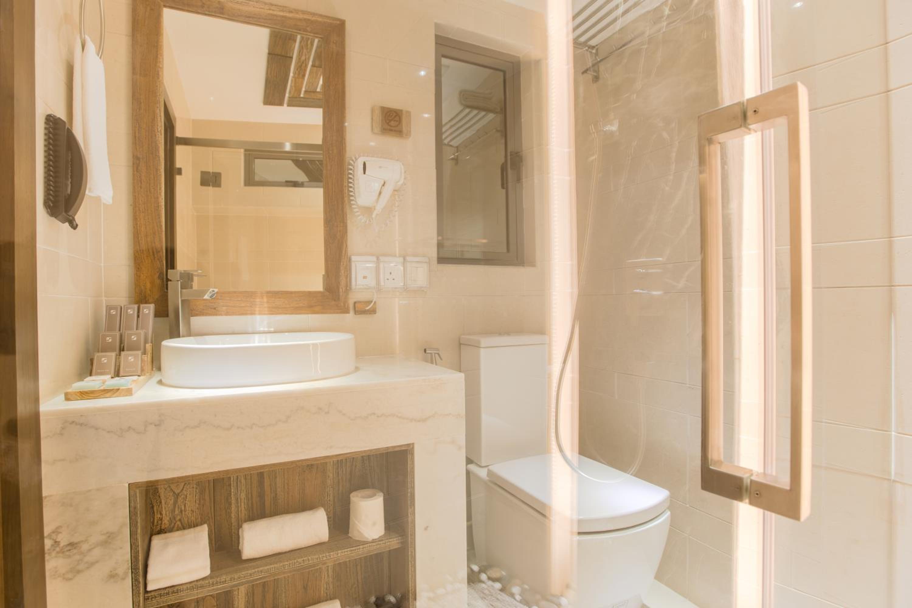 Super Deluxe Double with Ocean View and Balcony (Free Return Airport Transfer) - Photo 16
