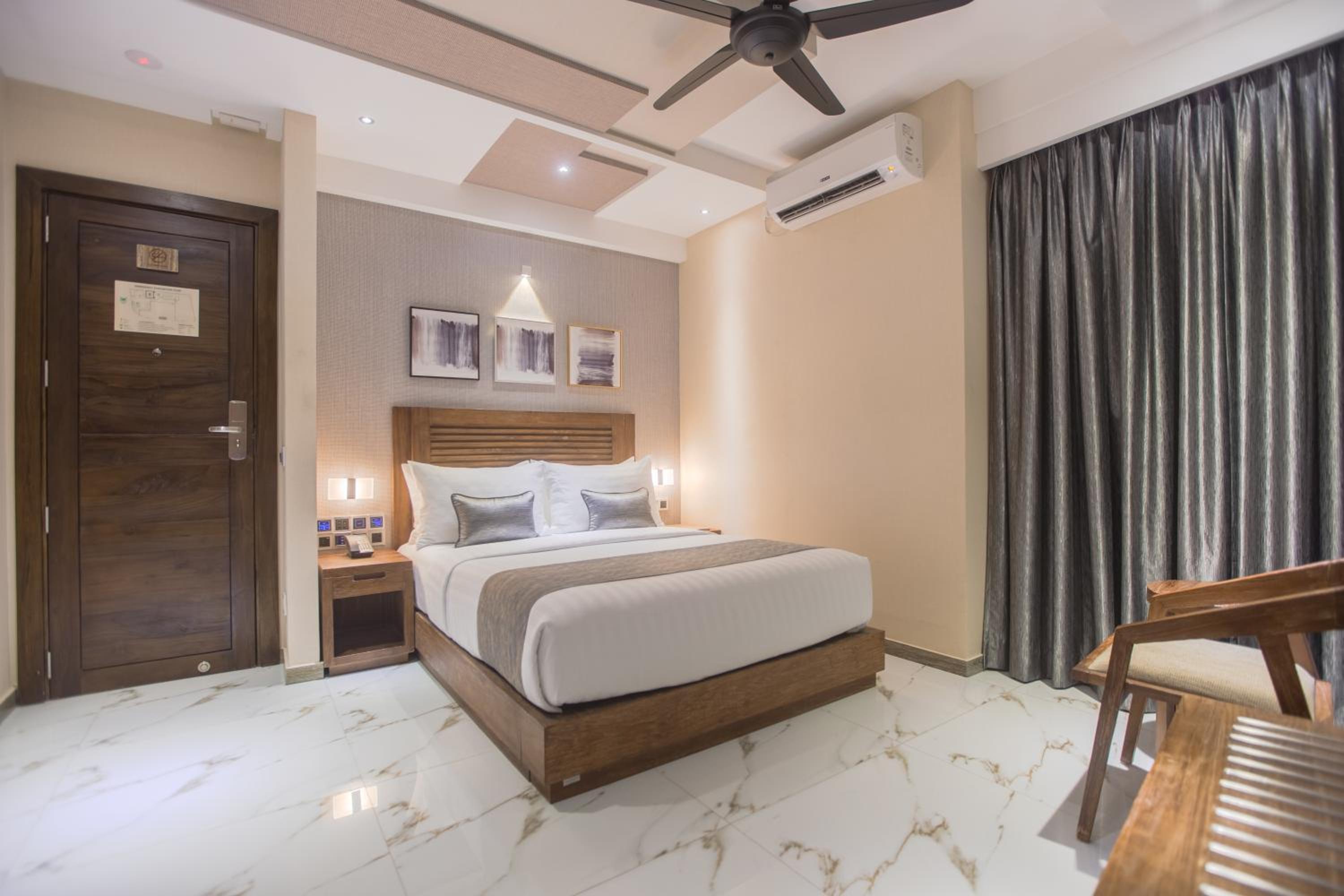 Deluxe Double Room - Photo 1