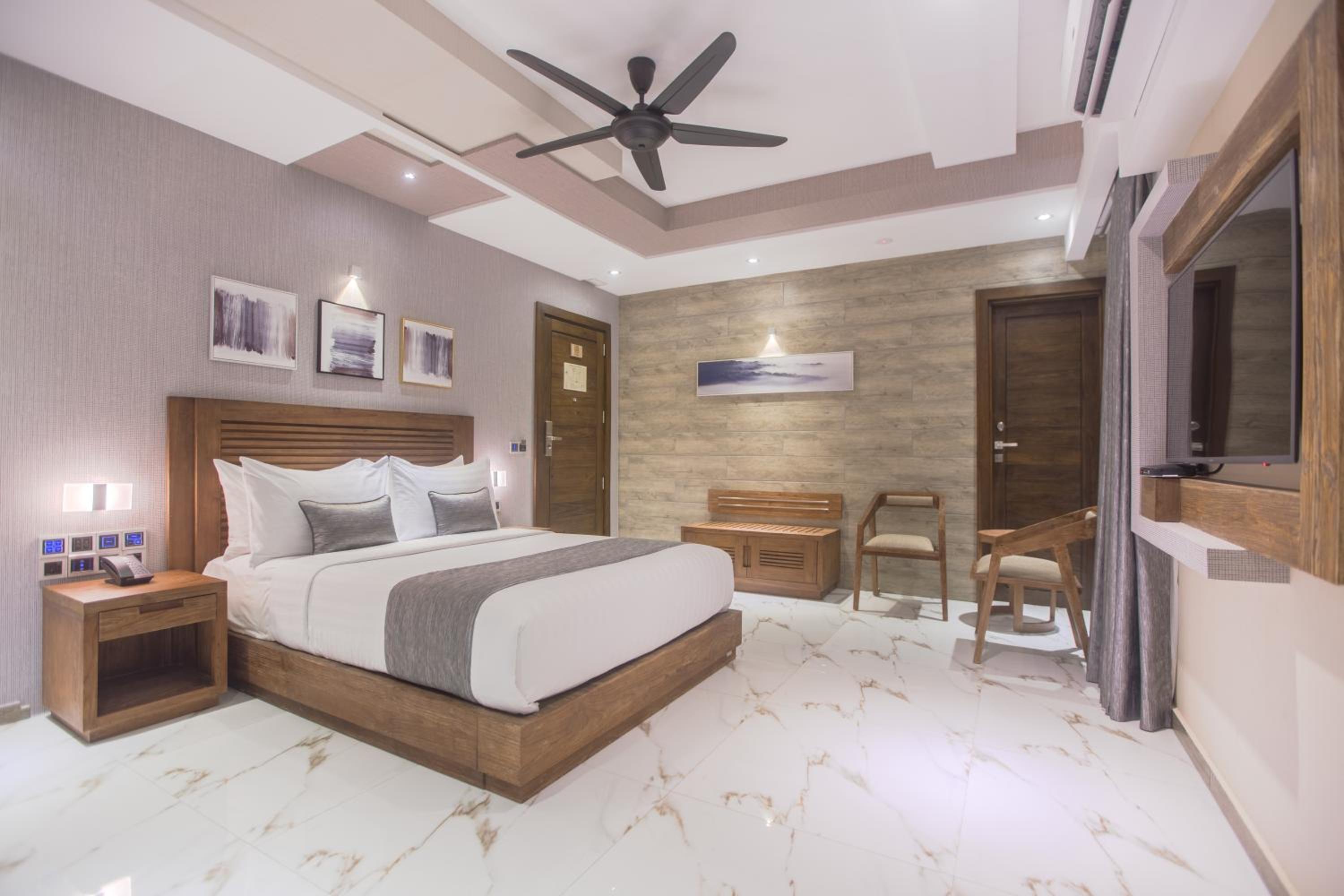 Samann Suite with Balcony (Free Return Airport Transfer) - Photo 4