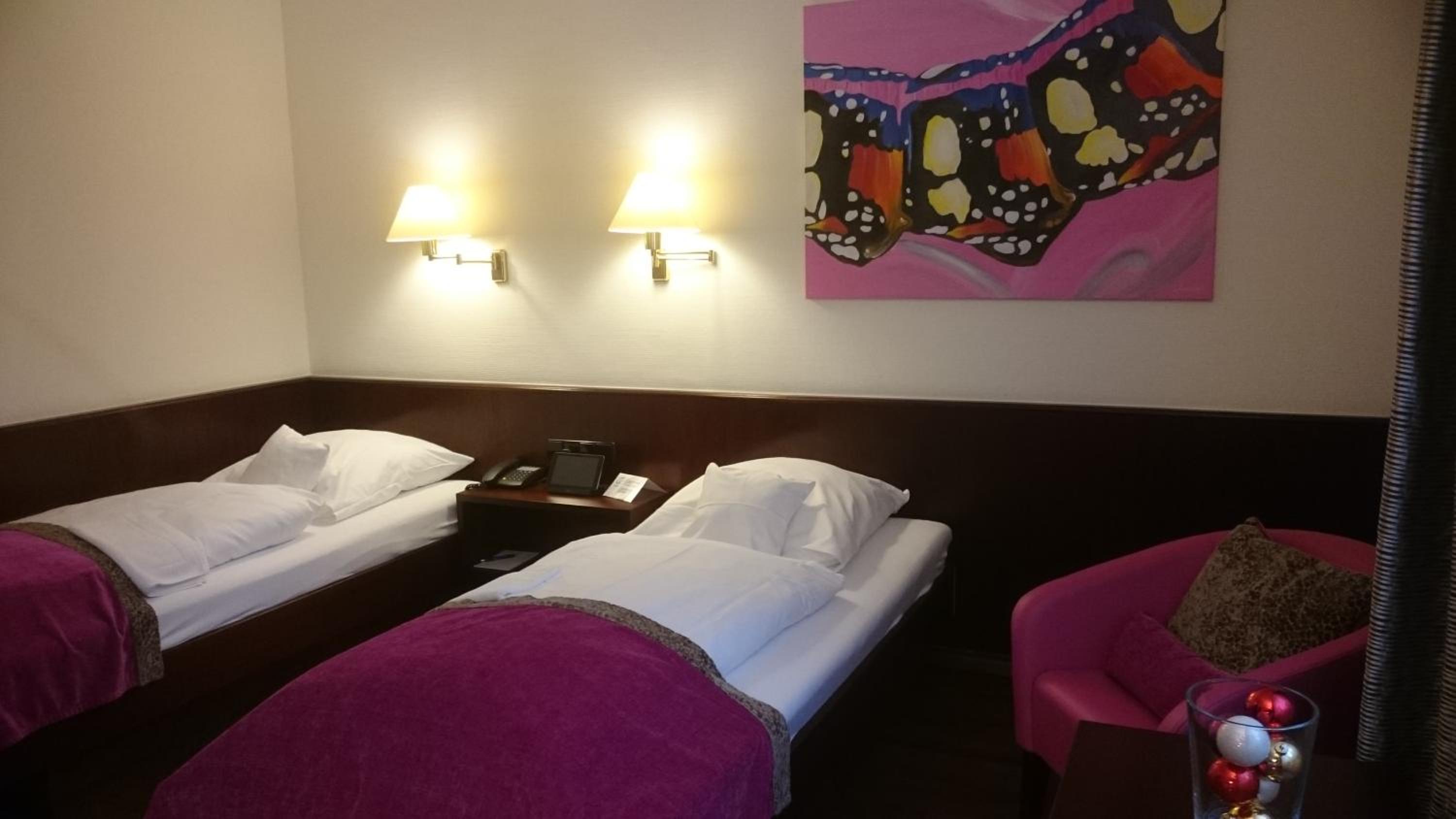 Standard Twin Room - Photo 1