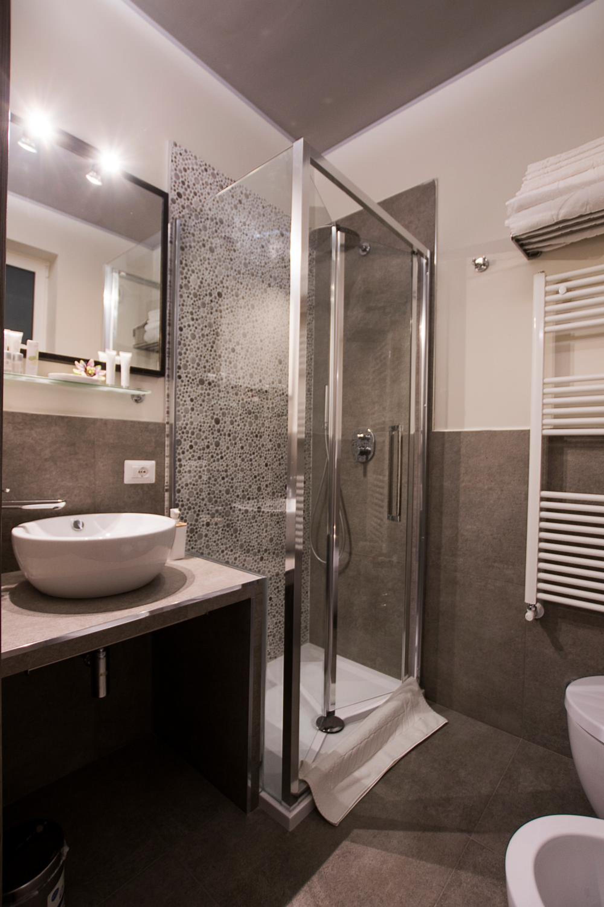 Standard Double Room - Photo 33